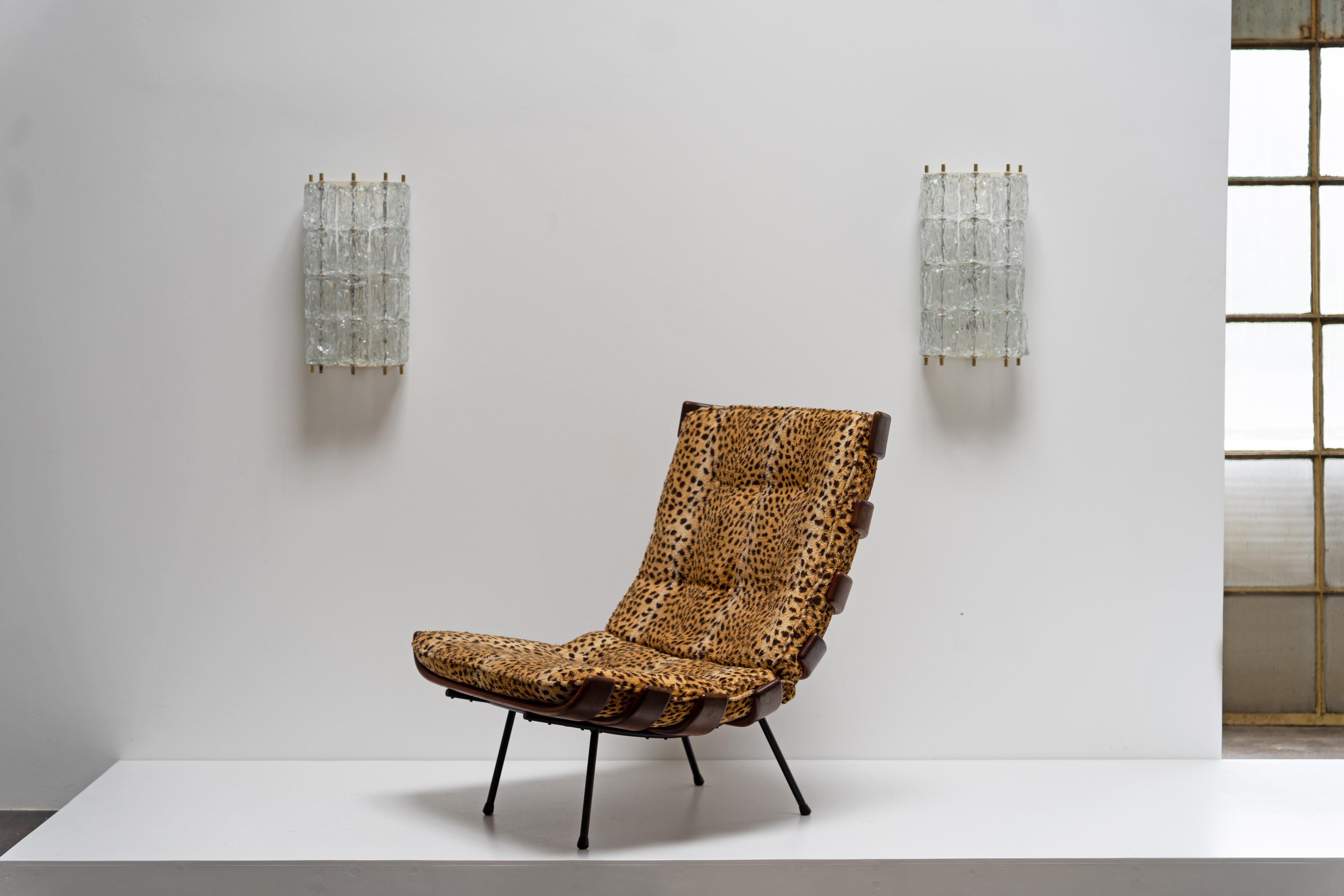 Ein Paar Wandleuchten von Barovier und Toso aus Eisglas und Messing, 1960er Jahre im Angebot 1