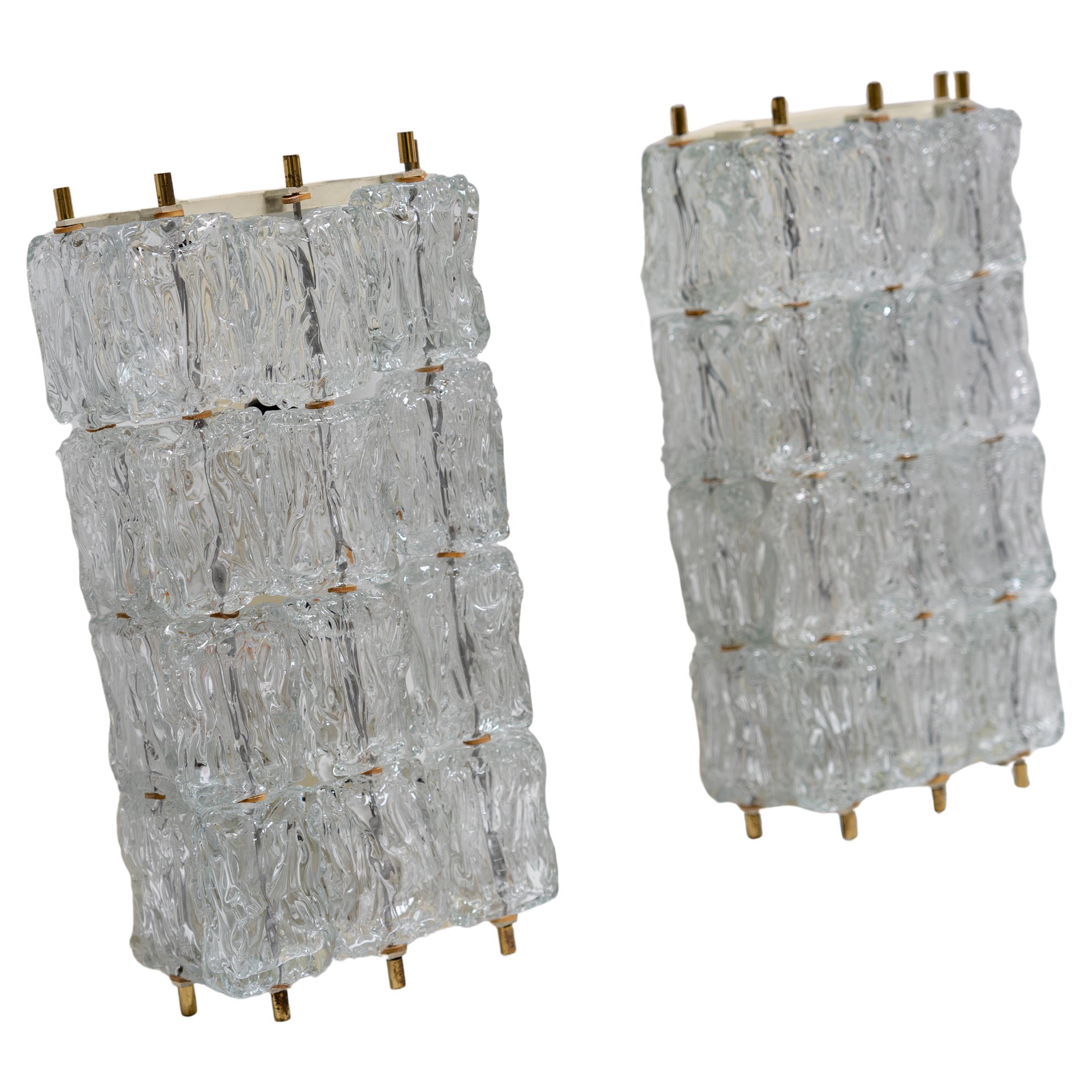 Ein Paar Wandleuchten von Barovier und Toso aus Eisglas und Messing, 1960er Jahre im Angebot
