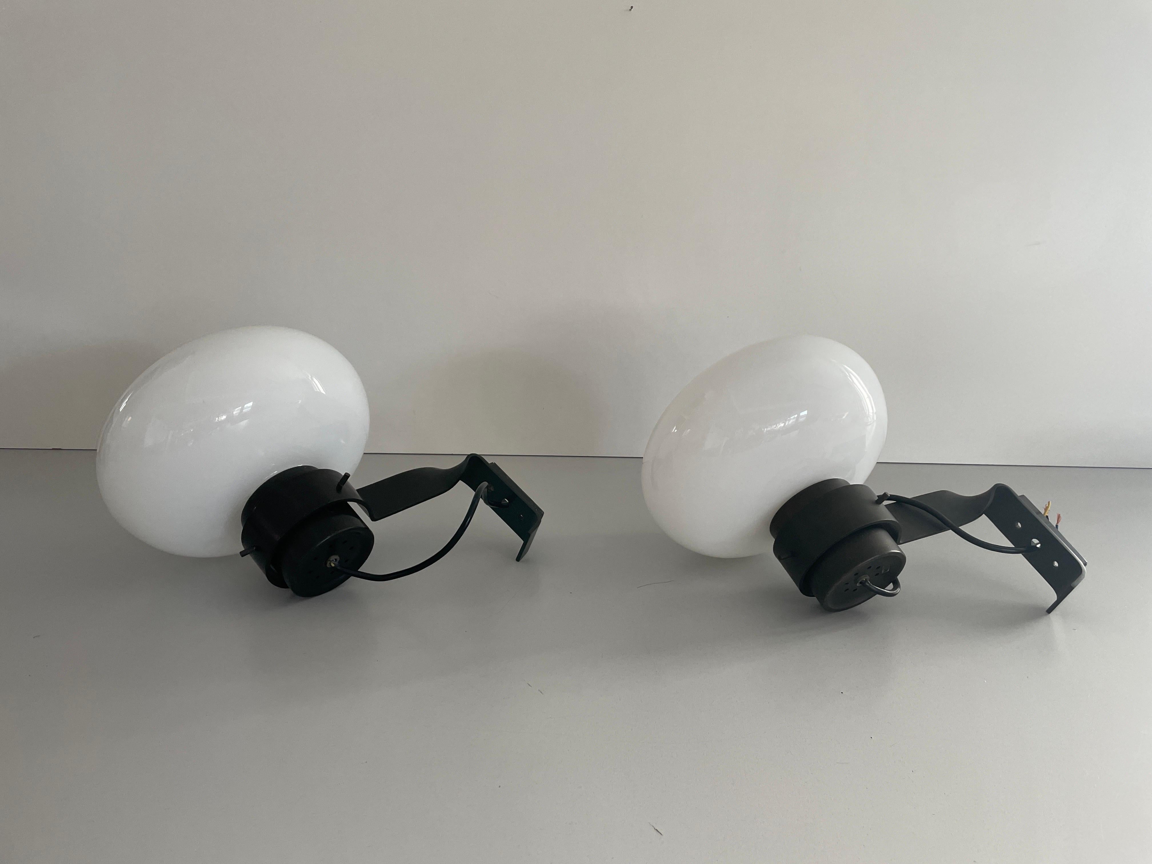 Italiano Coppia di applique di Elio Martinelli per Martinelli Luce, anni '70, Italia in vendita