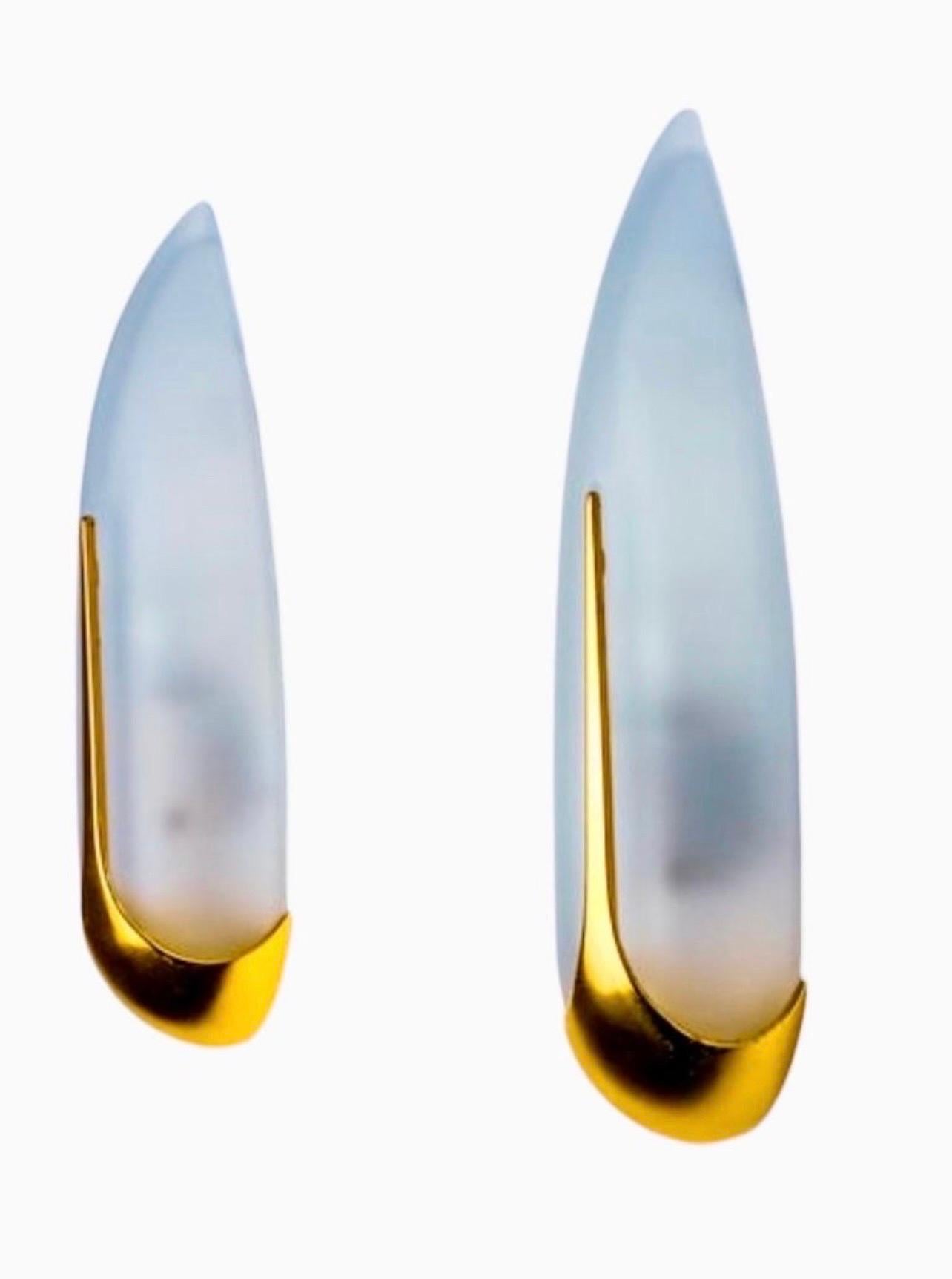 Pareja de apliques de Idearte, cristal ahumado y metal dorado, España, 1980 Regencia de Hollywood en venta