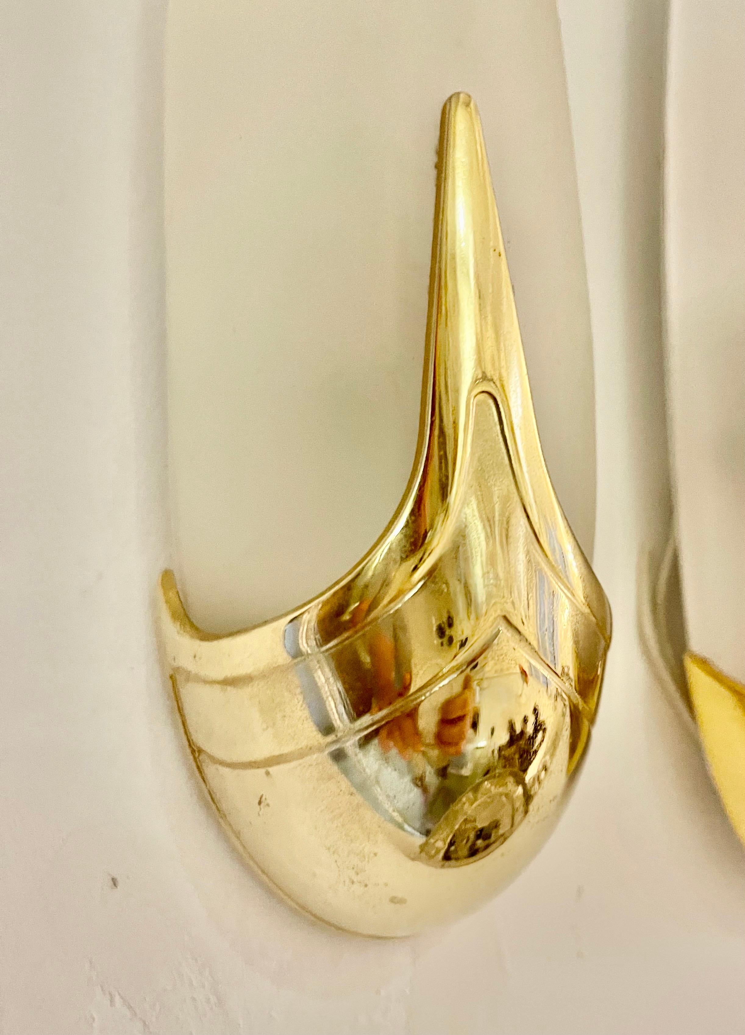 Paar Wandleuchten von Idearte, Rauchglas und vergoldetes Metall, Spanien, 1980 (Spanisch) im Angebot