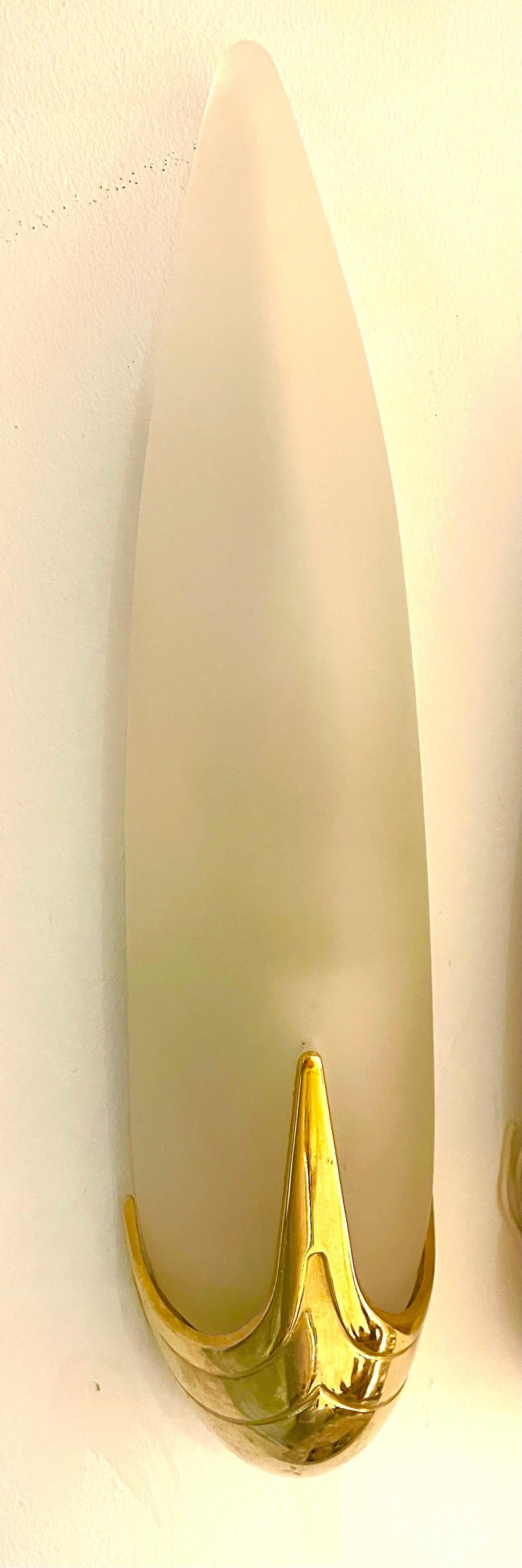 Paar Wandleuchten von Idearte, Rauchglas und vergoldetes Metall, Spanien, 1980 (Glas) im Angebot