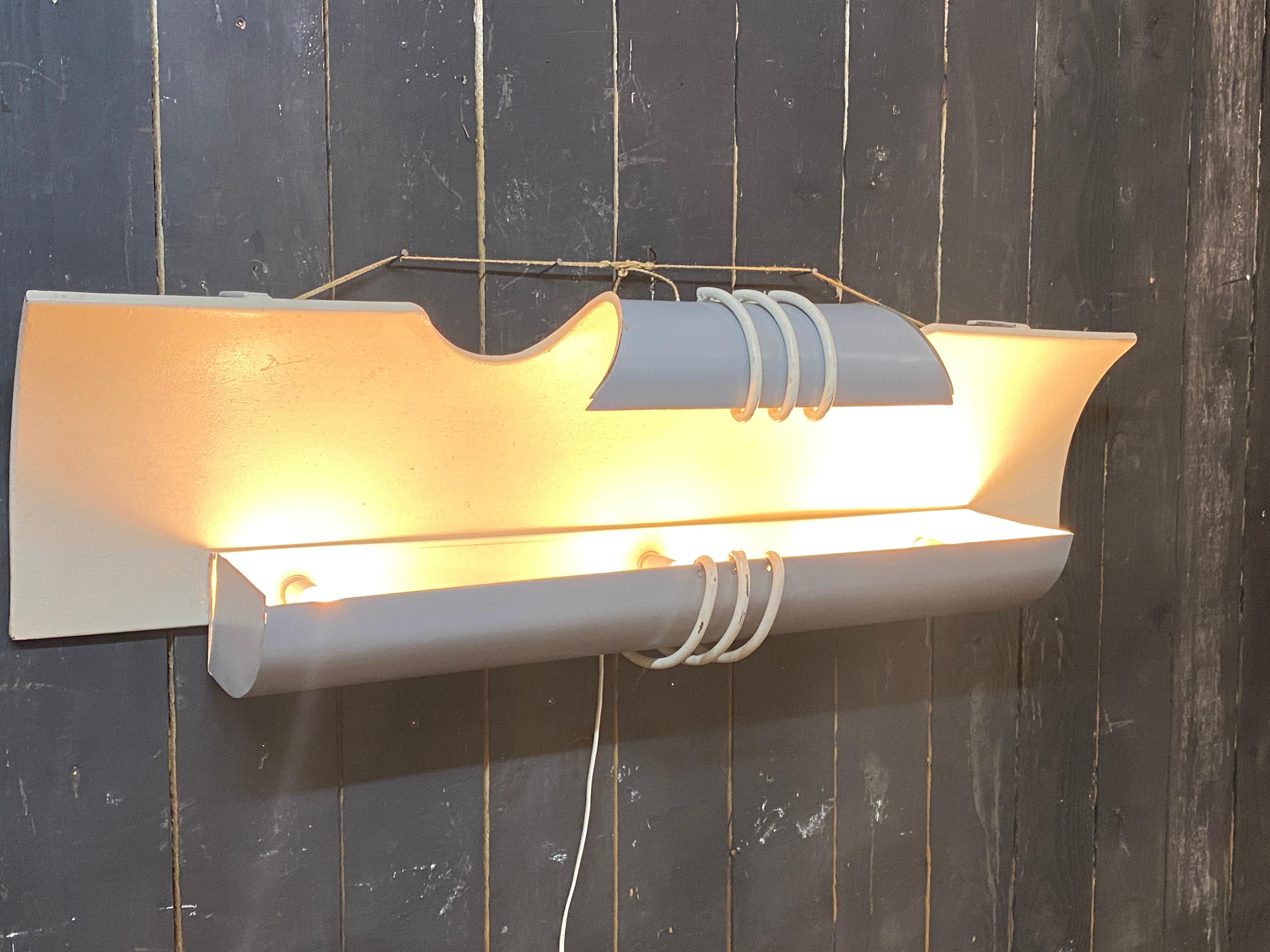 pair of wall lights circa 1970/1980, from a cinema In Good Condition For Sale In Saint-Ouen, FR