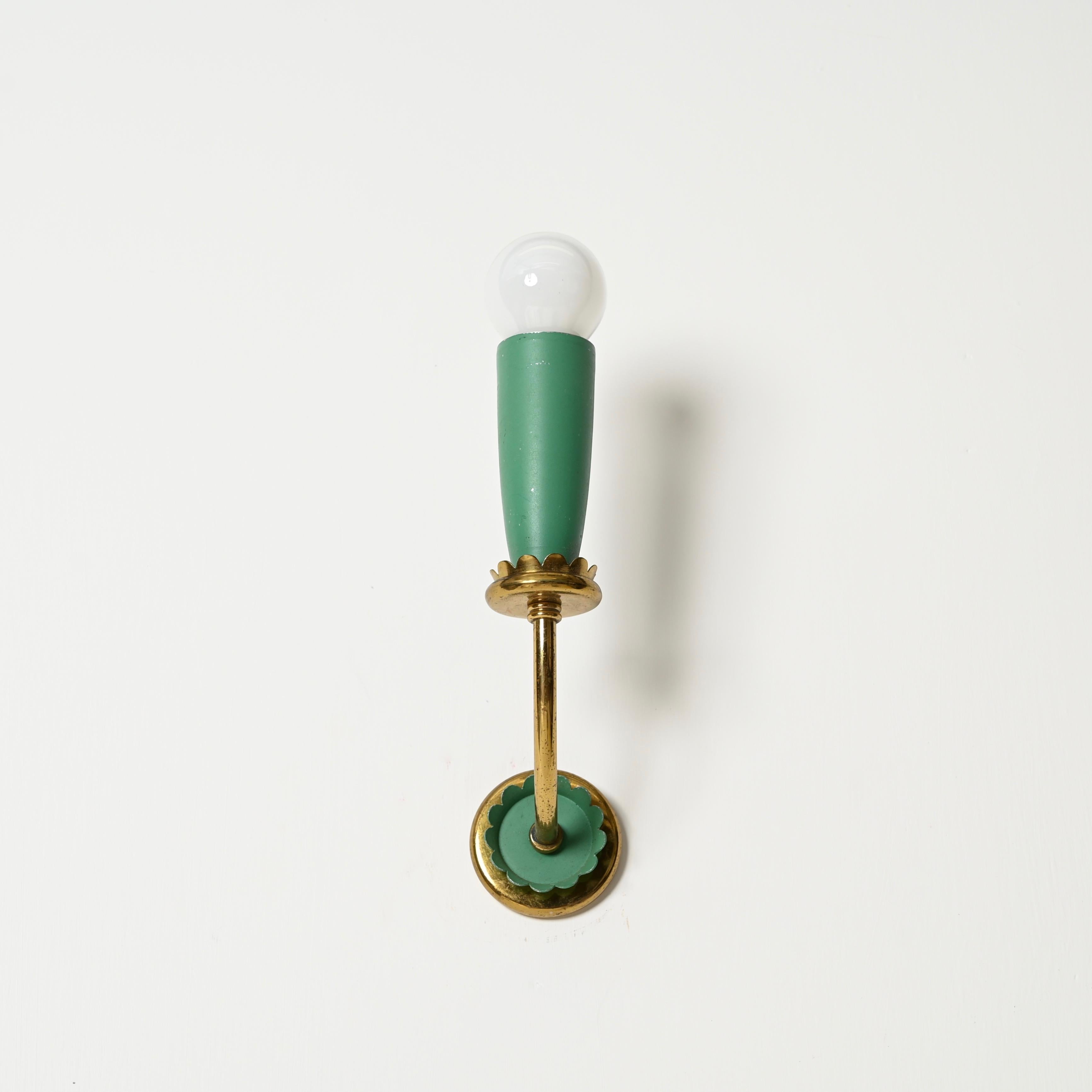 Paire d'appliques en laiton et métal vert par Oscar Torlasco, Italie, années 1950 en vente 2