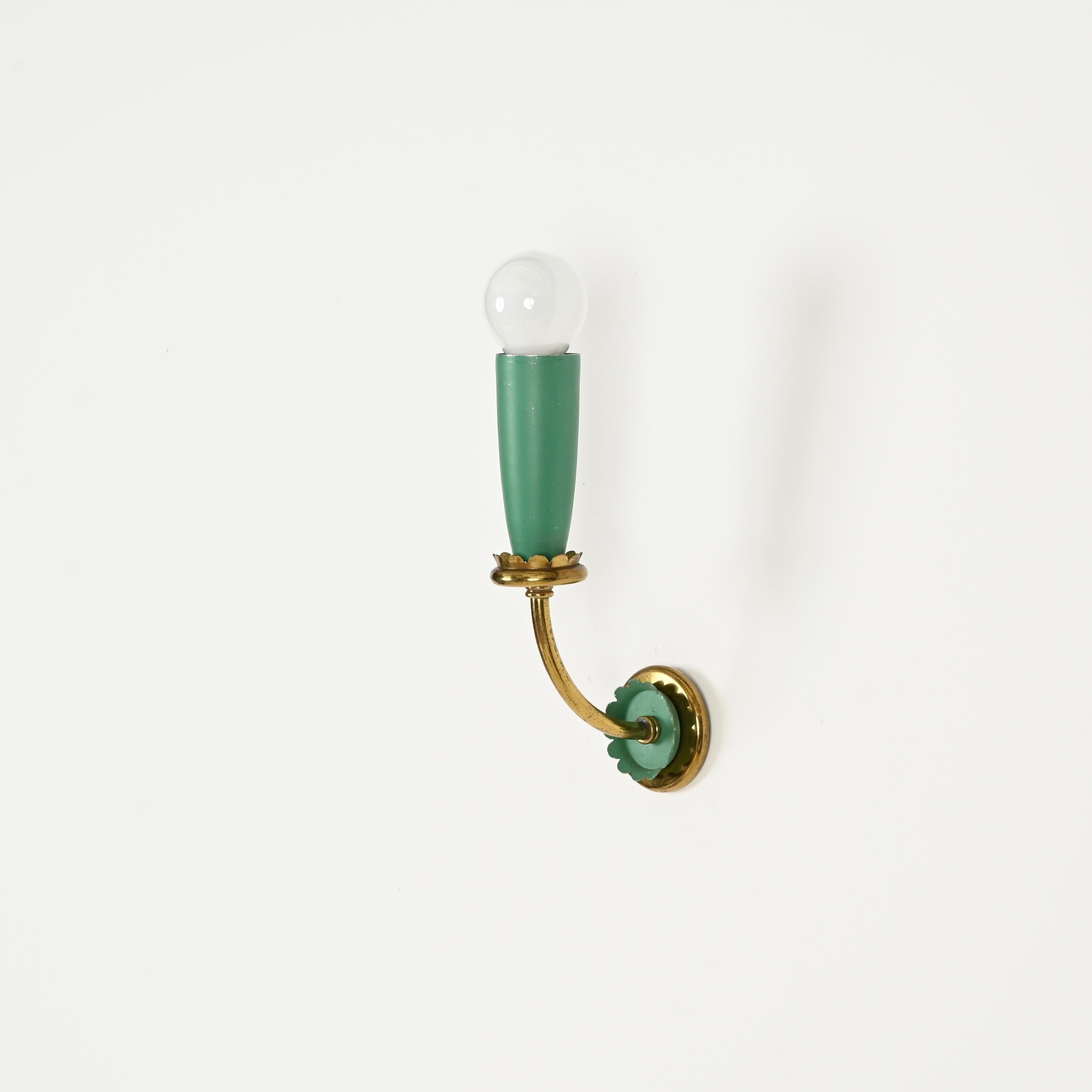 Paire d'appliques en laiton et métal vert par Oscar Torlasco, Italie, années 1950 en vente 3