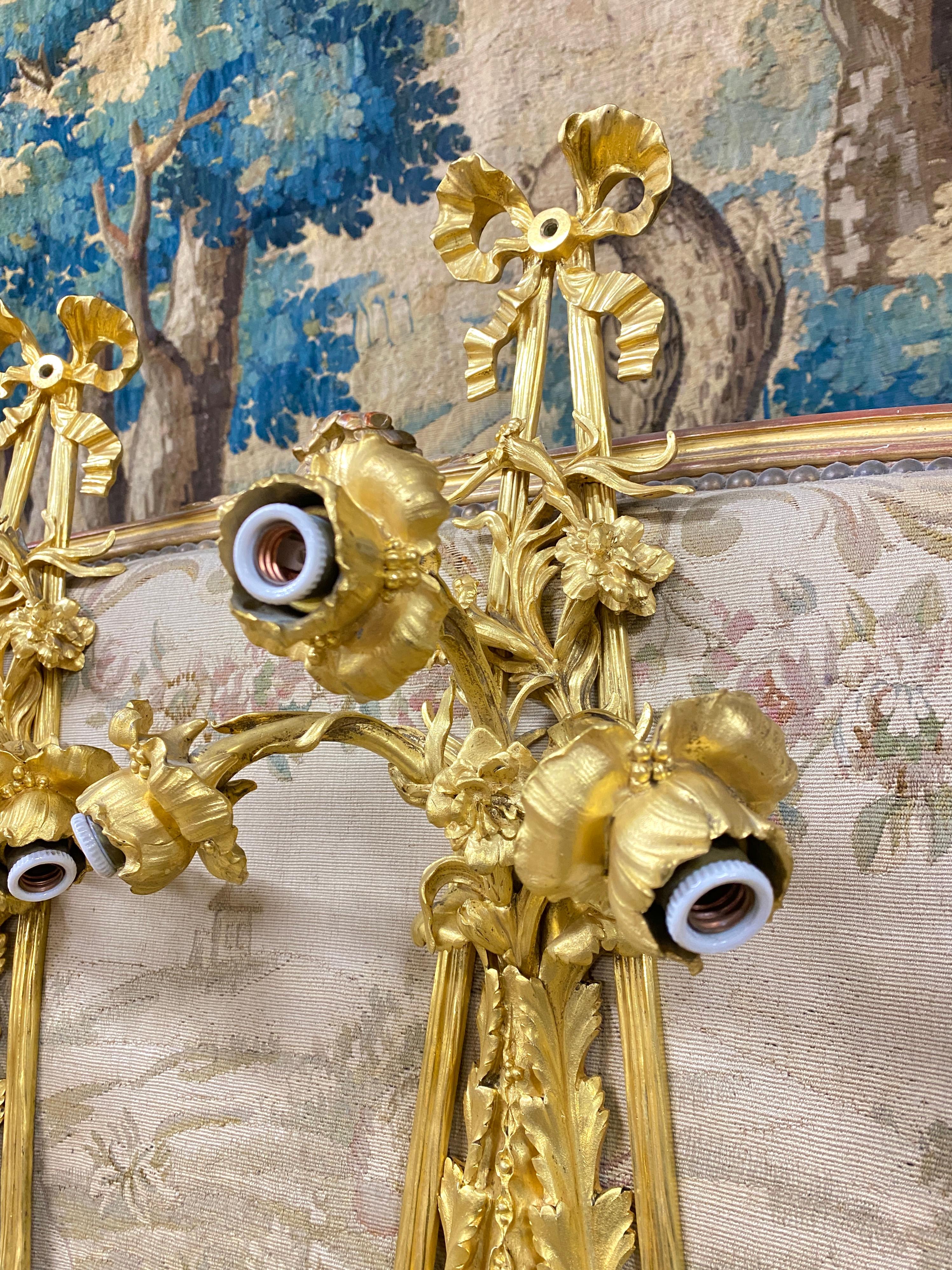 Pair of Wall Lights in Gilt Bronze and Wedgwood, Napoleon III in Beurdeley Style For Sale 3