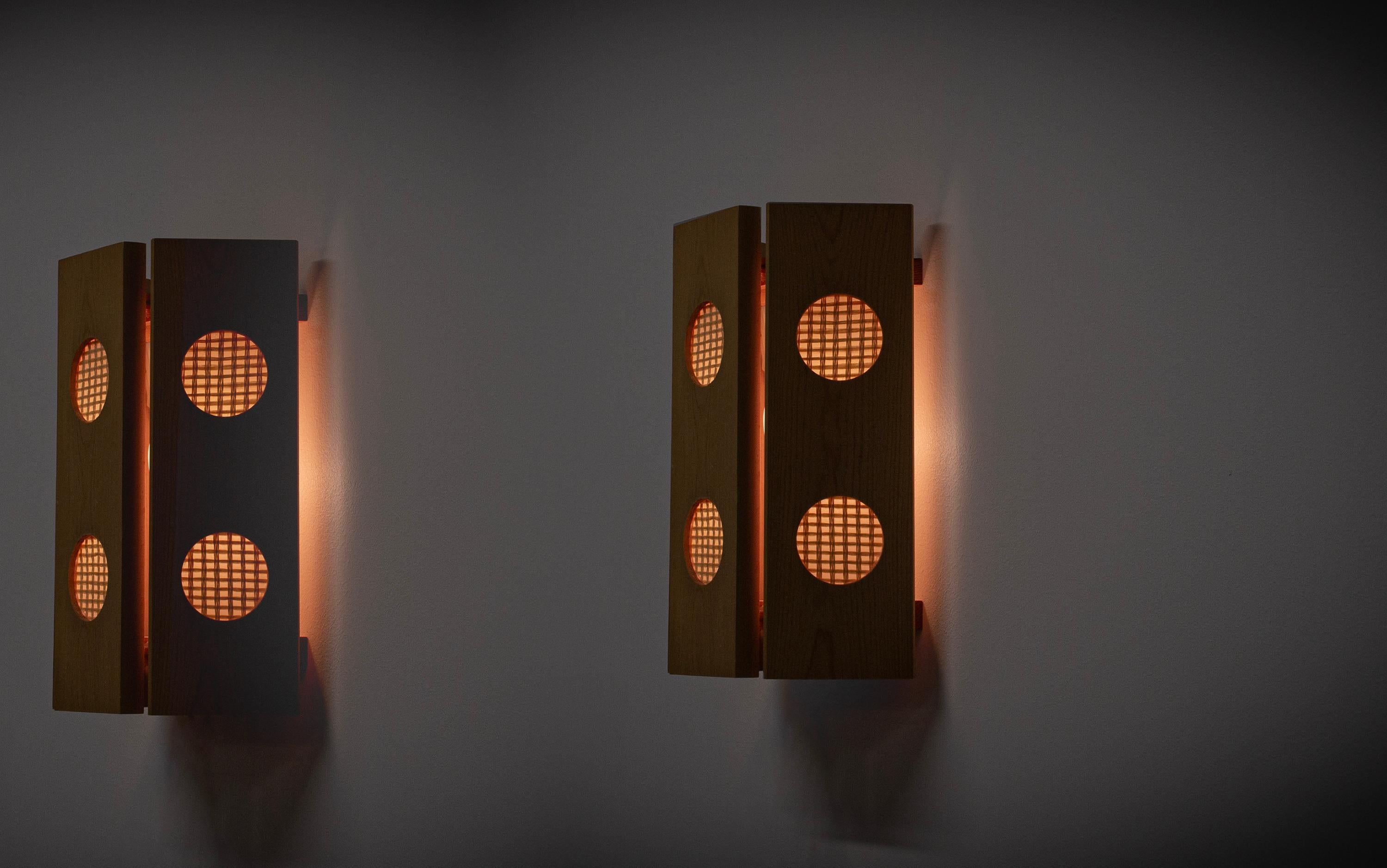Pair of Wall Lights in Pine, Norway, 1960s In Good Condition For Sale In Oslo, NO