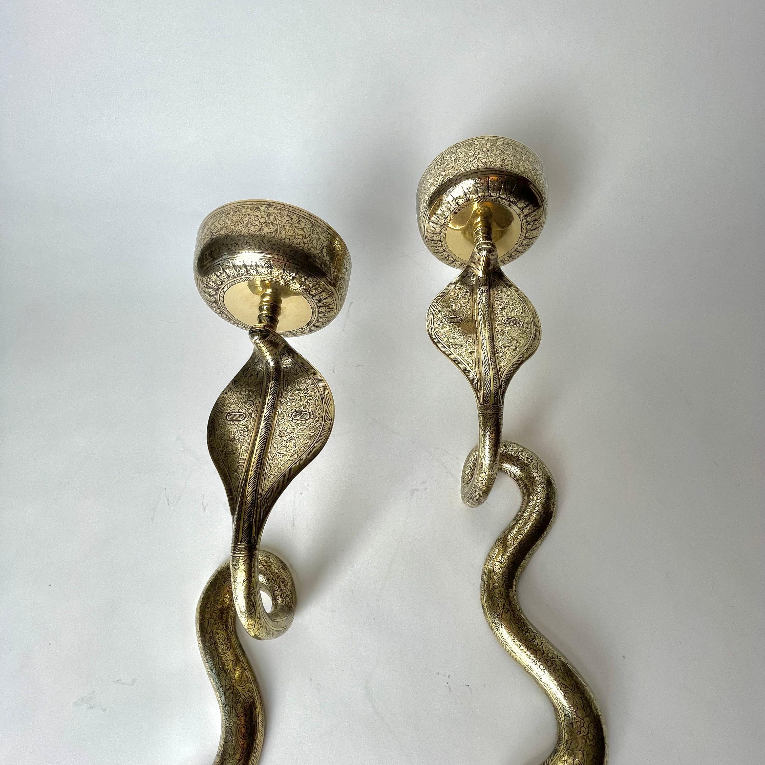Asian Pair of Wall Lights  in the Shape of a Cobra, Art Deco, 1920s-1930s For Sale