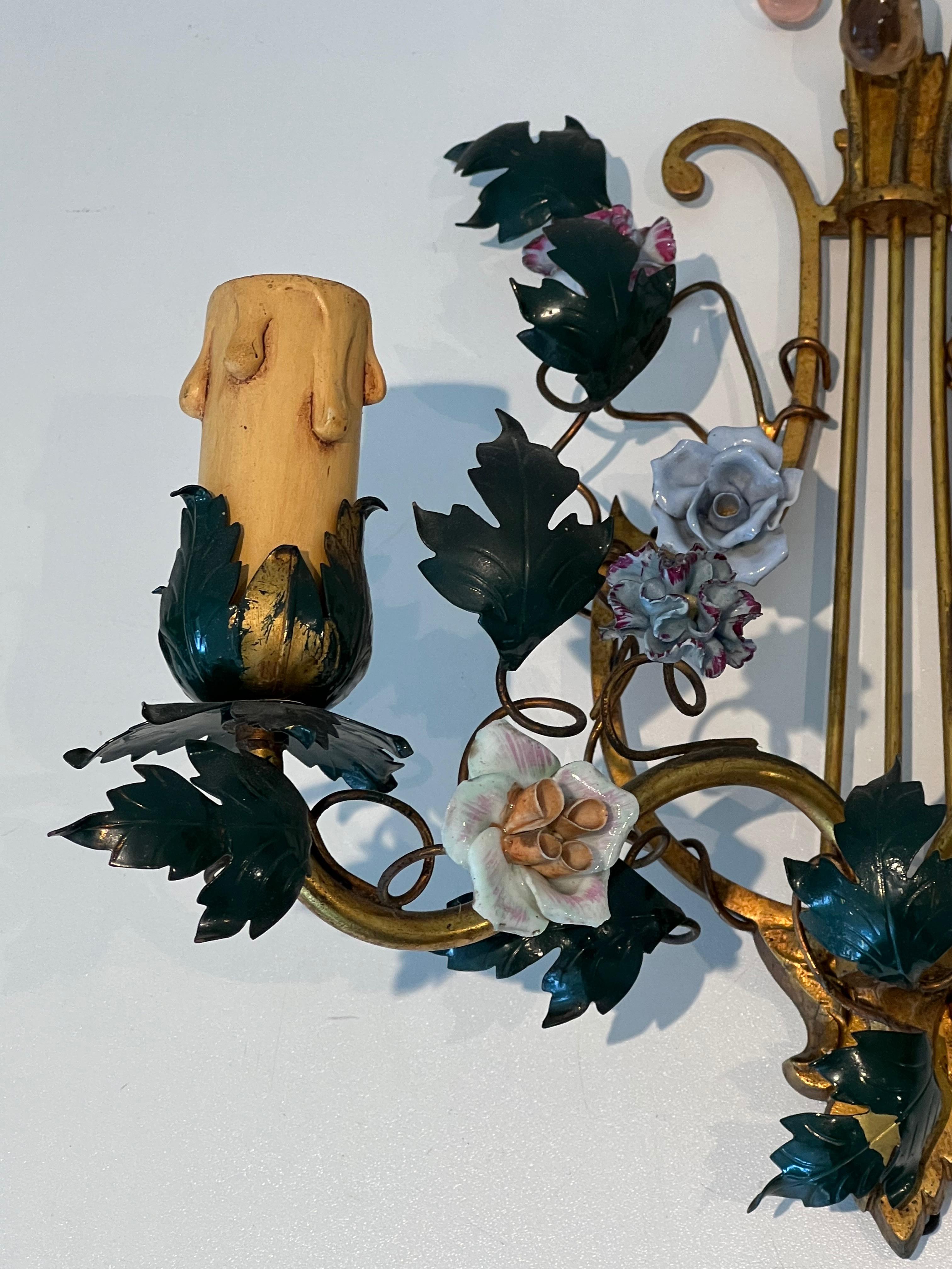 Paire de Lights en bronze, métal patiné  Fleurs et porcelaine en vente 8