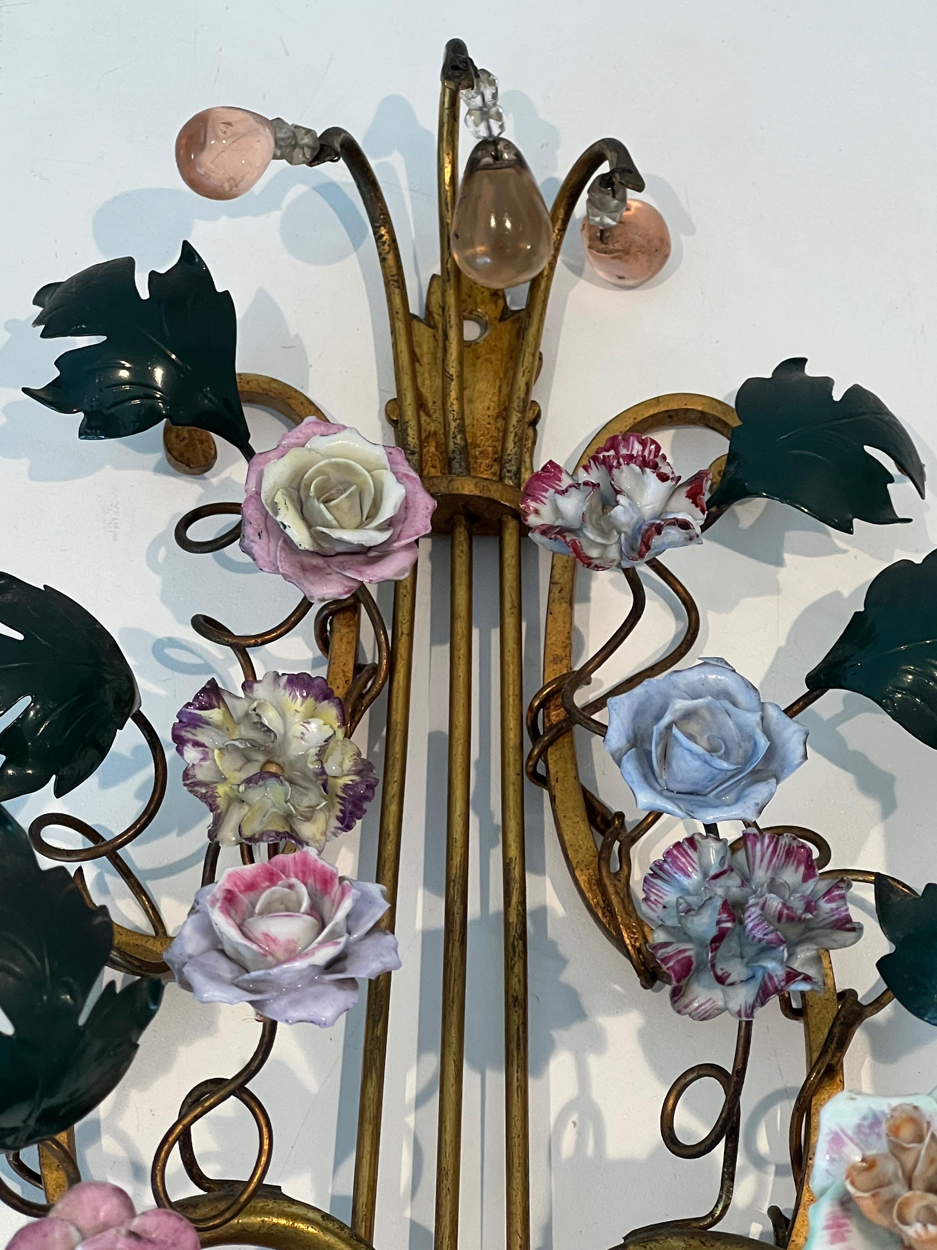Paire de Lights en bronze, métal patiné  Fleurs et porcelaine en vente 1
