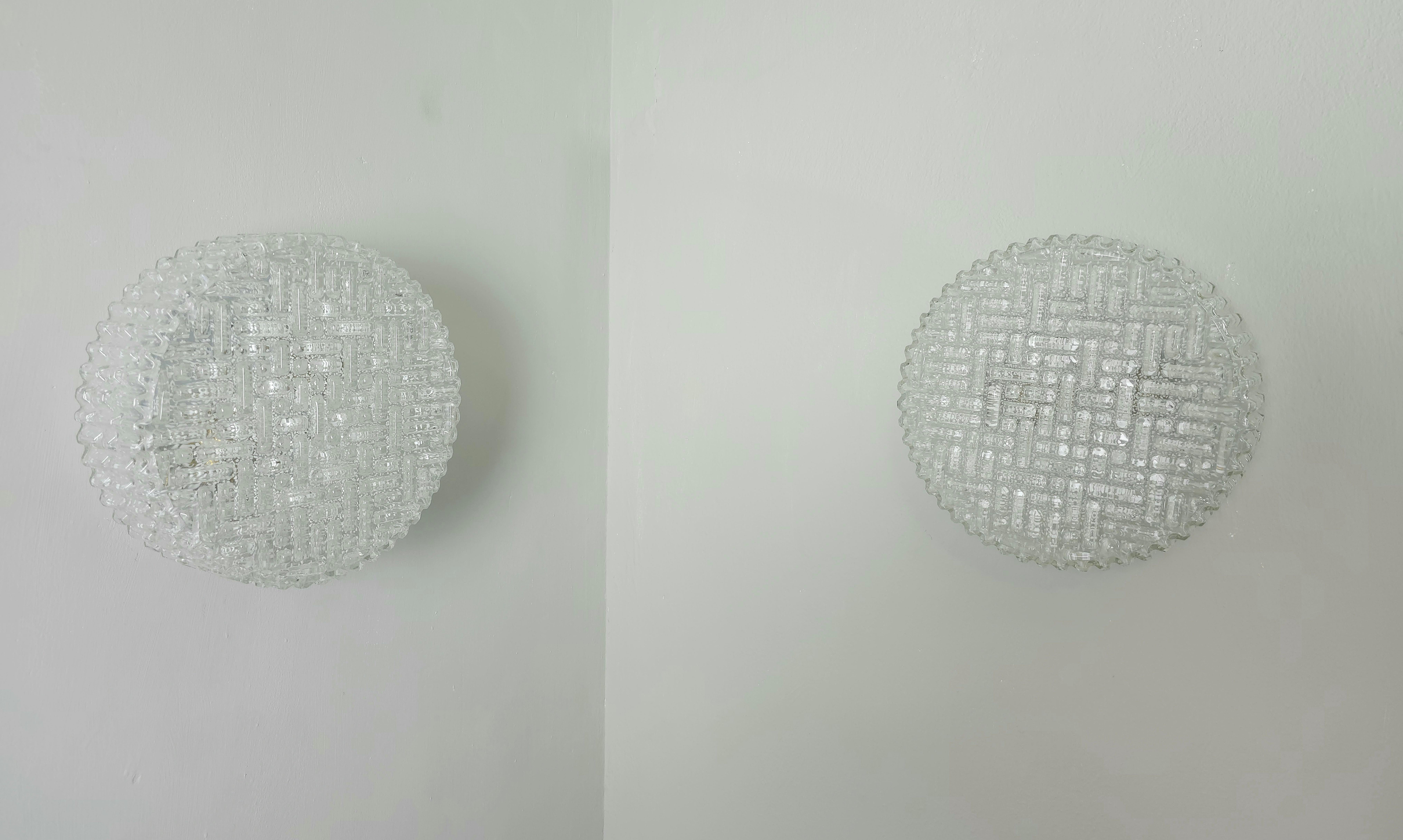 Pair of Wall Lights Mazzega Glass Midcentury Italian Design  1960s For Sale 8
