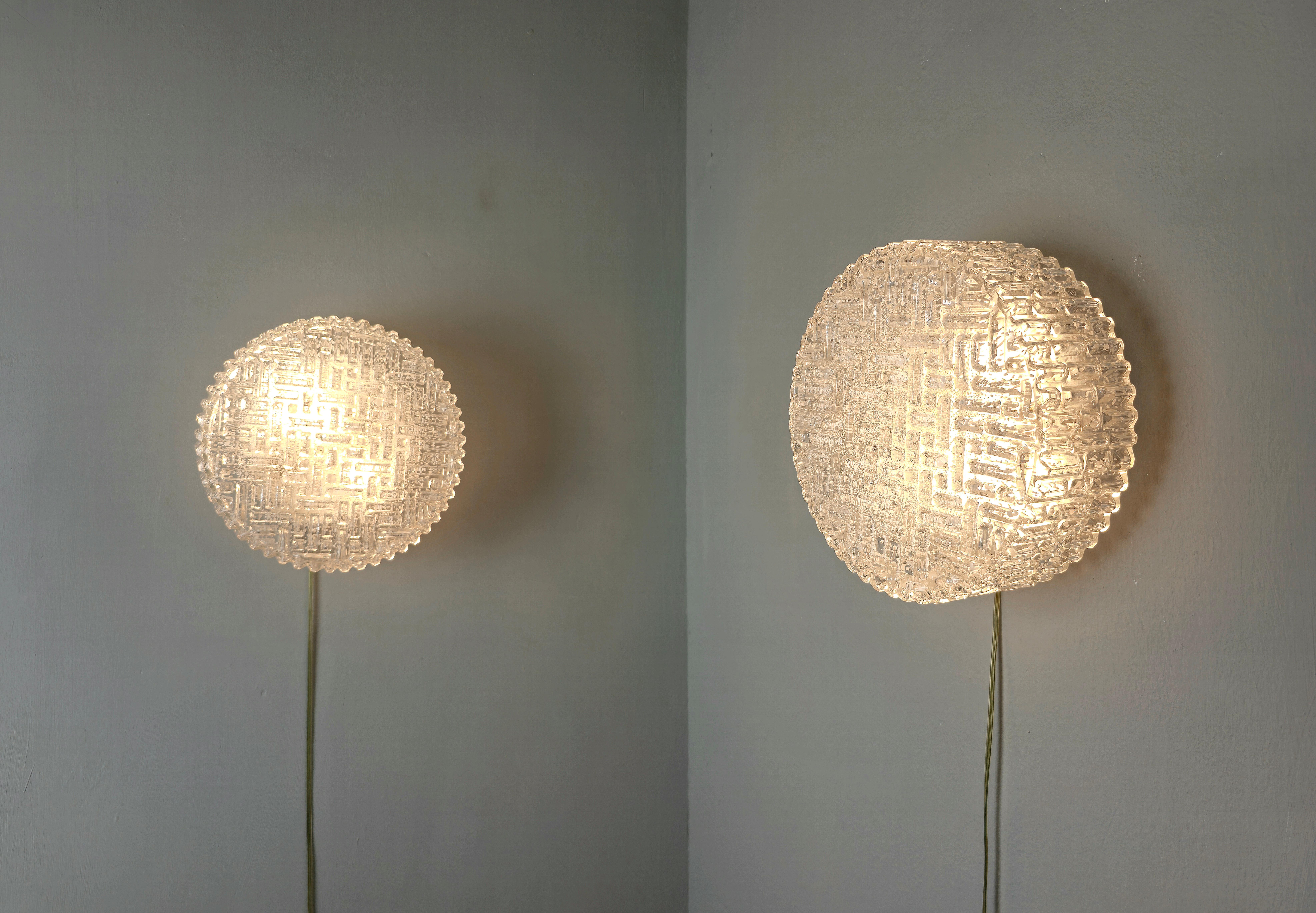 Pair of Wall Lights Mazzega Glass Midcentury Italian Design  1960s For Sale 9