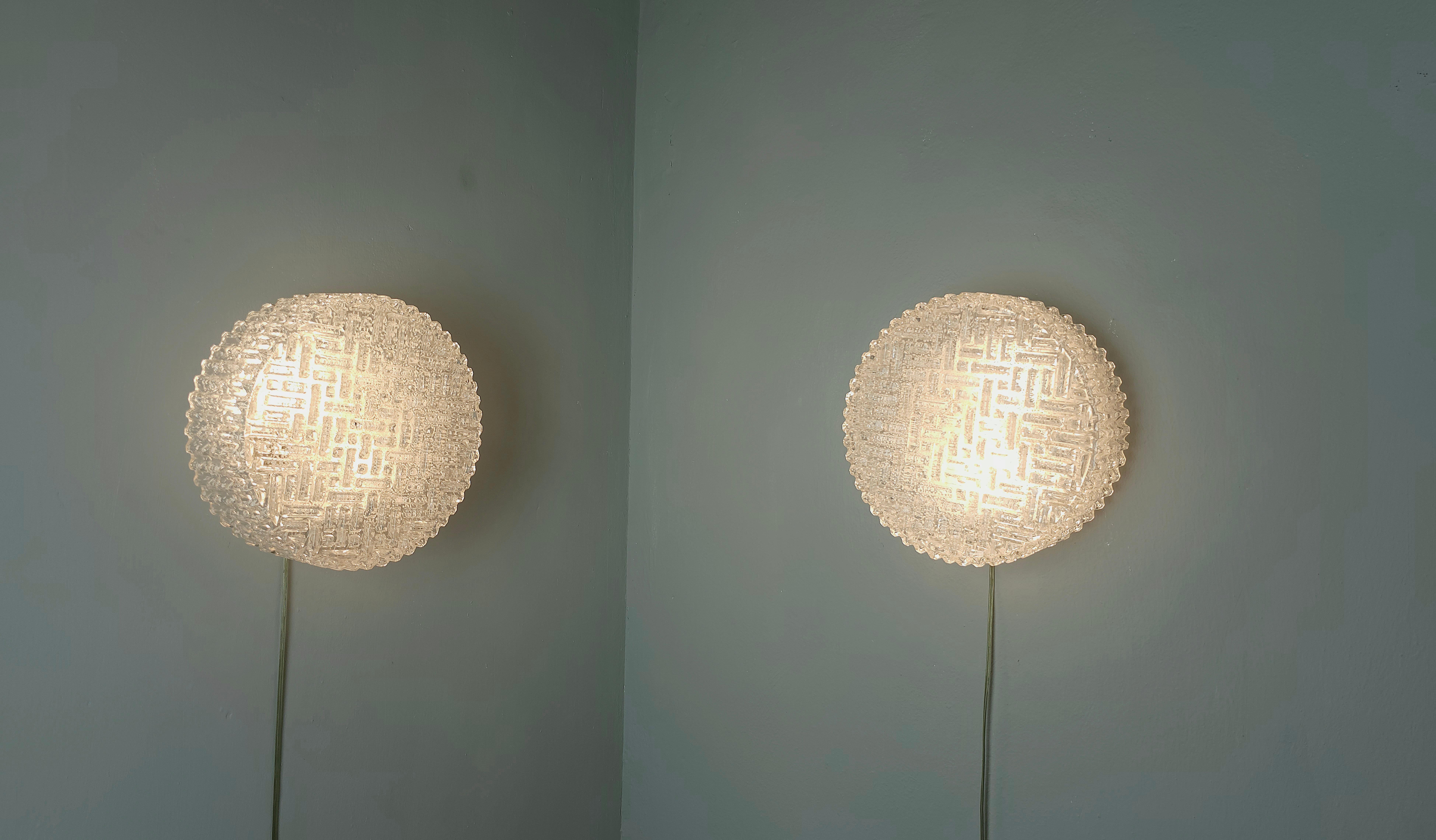 Pair of Wall Lights Mazzega Glass Midcentury Italian Design  1960s For Sale 10