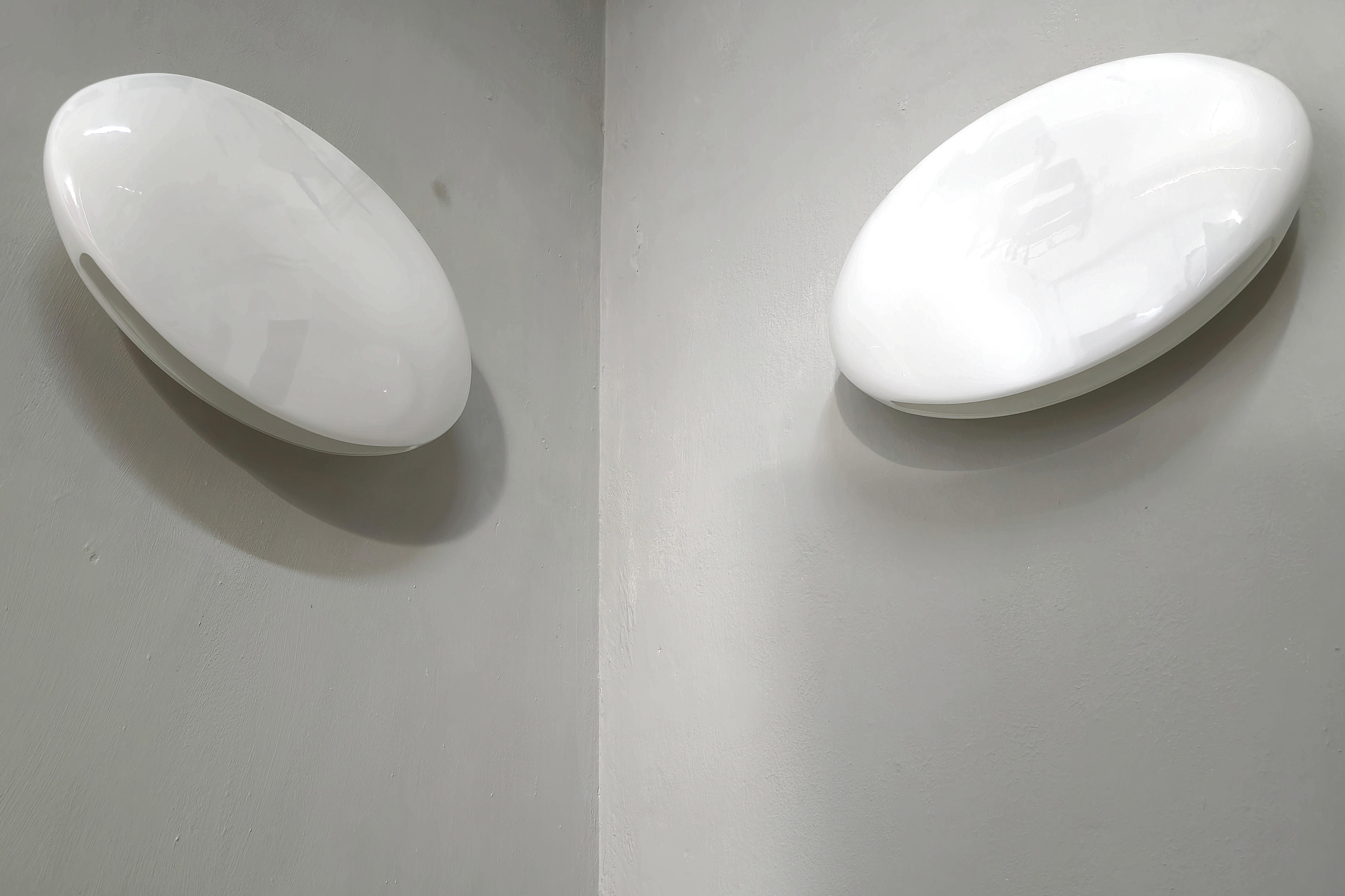 Pair of Wall Lights Milk Glass Pio & Tito Toso per Foscarini Modern Italy 2007 In Excellent Condition For Sale In Palermo, IT