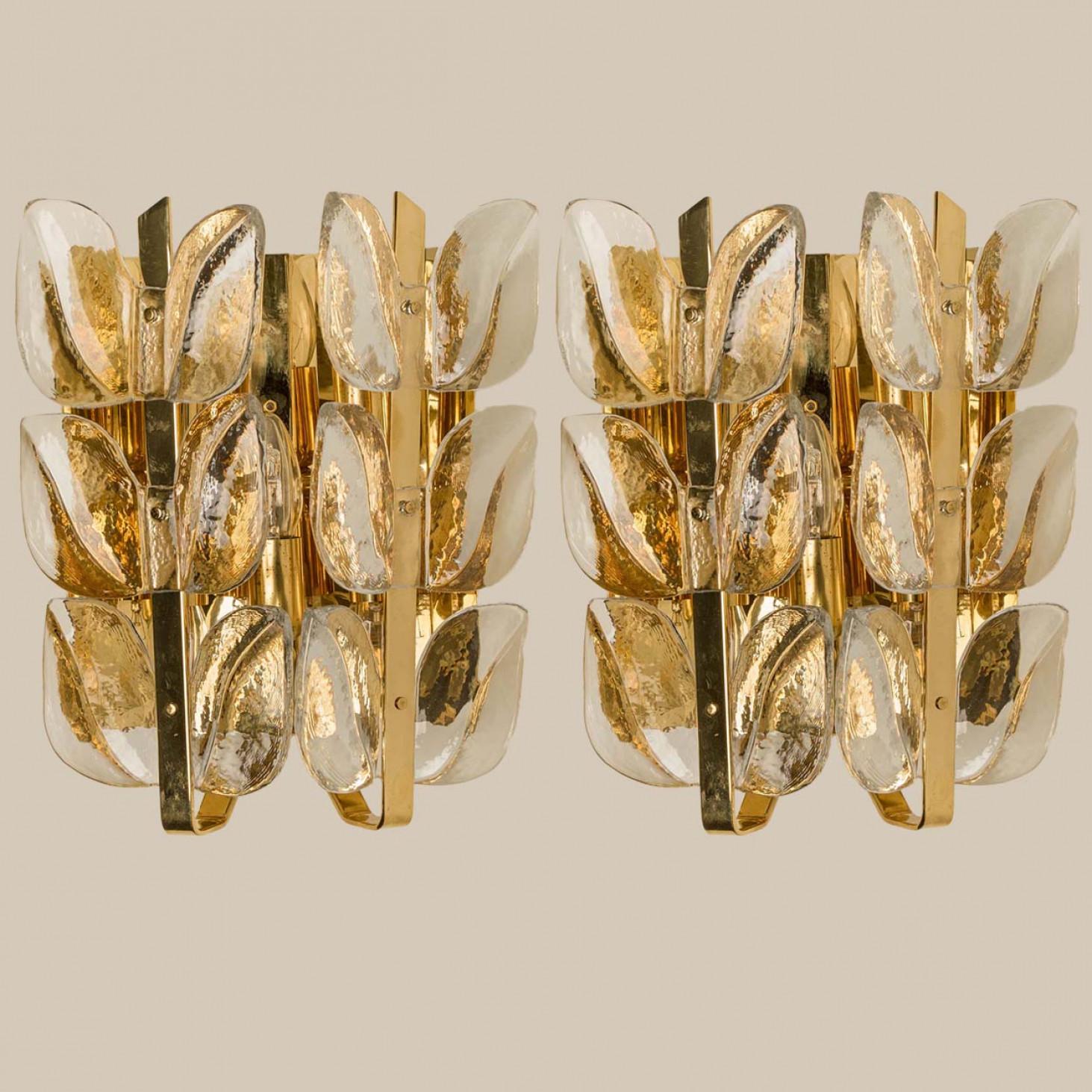 Une paire exclusive d'appliques murales modèle 