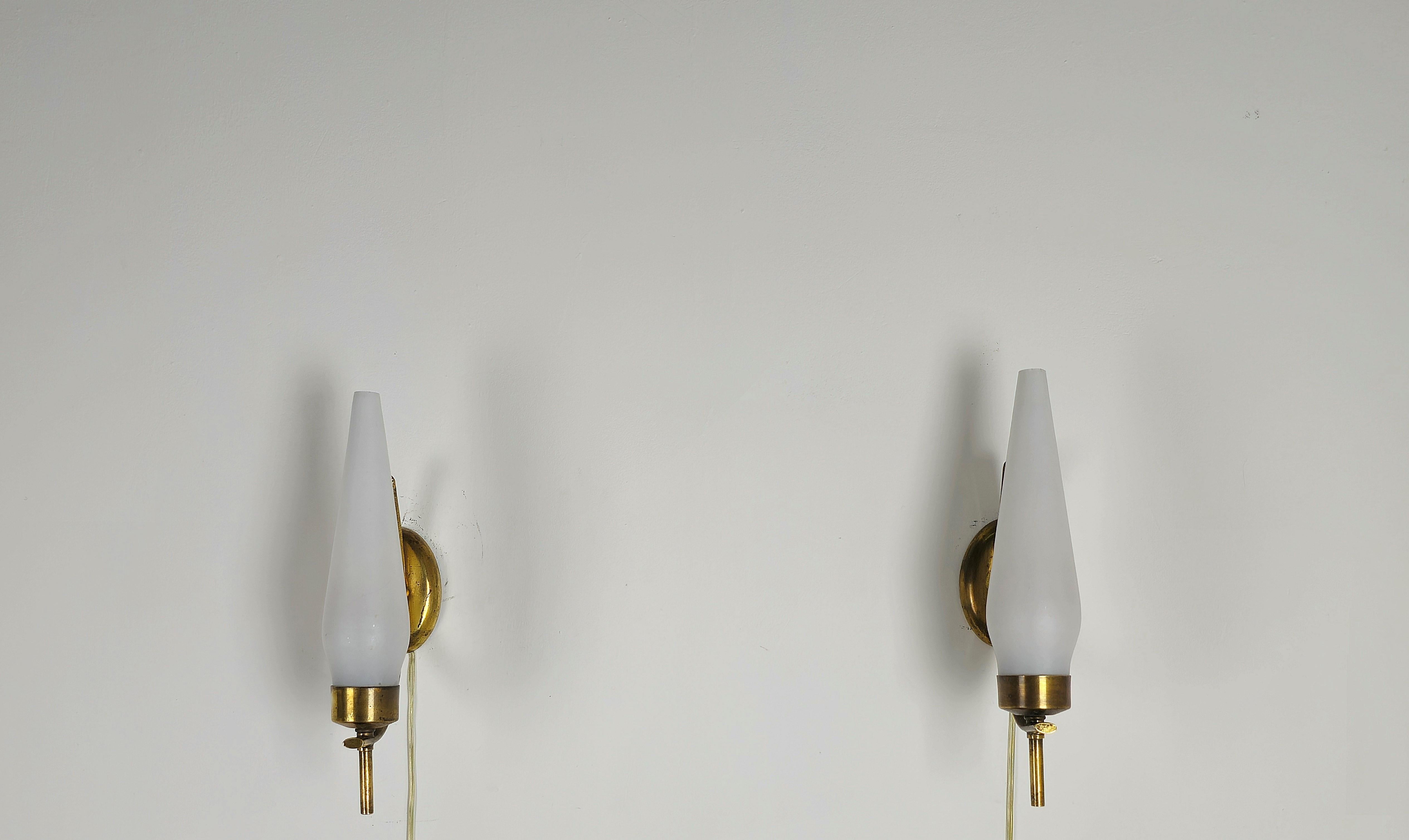 Pair of Wall Lights Sconces Brass Opaline Glass Midcentury Italian Design 1960s  For Sale 4