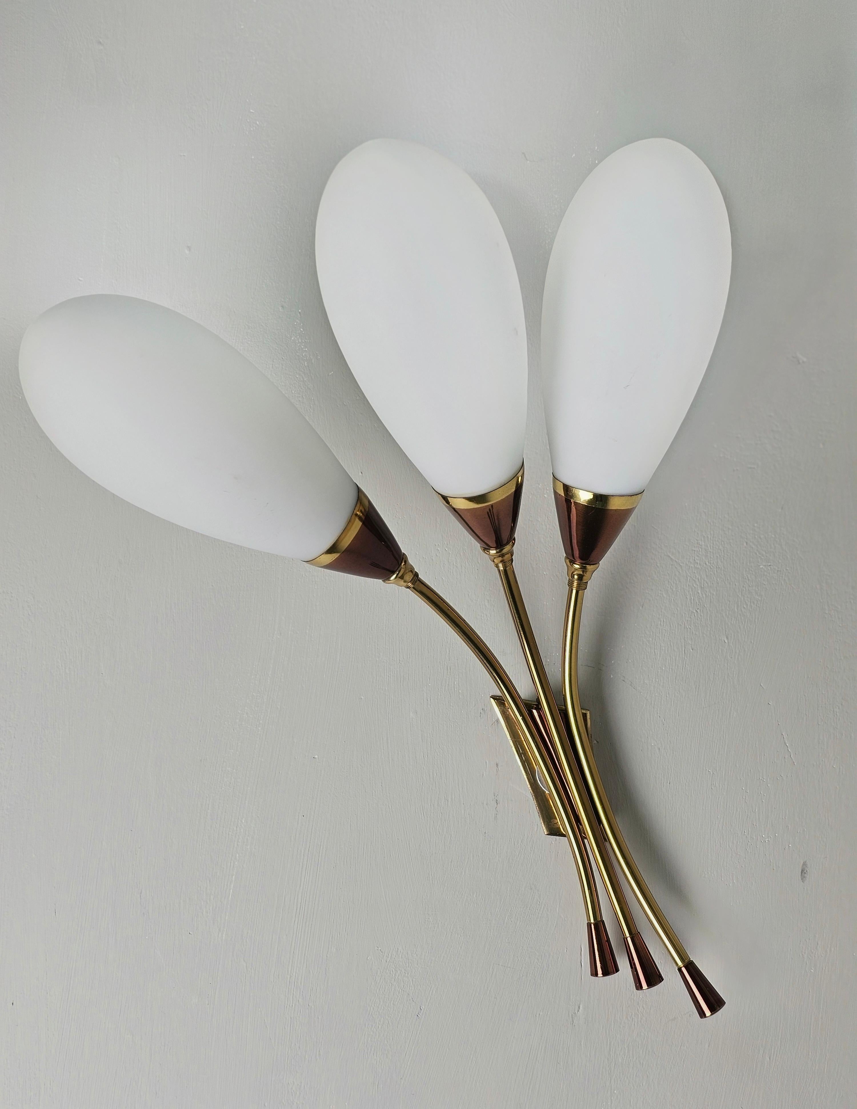 Pair of Wall Lights Sconces Brass Opaline Glass Midcentury Modern Italy 1960s In Good Condition In Palermo, IT