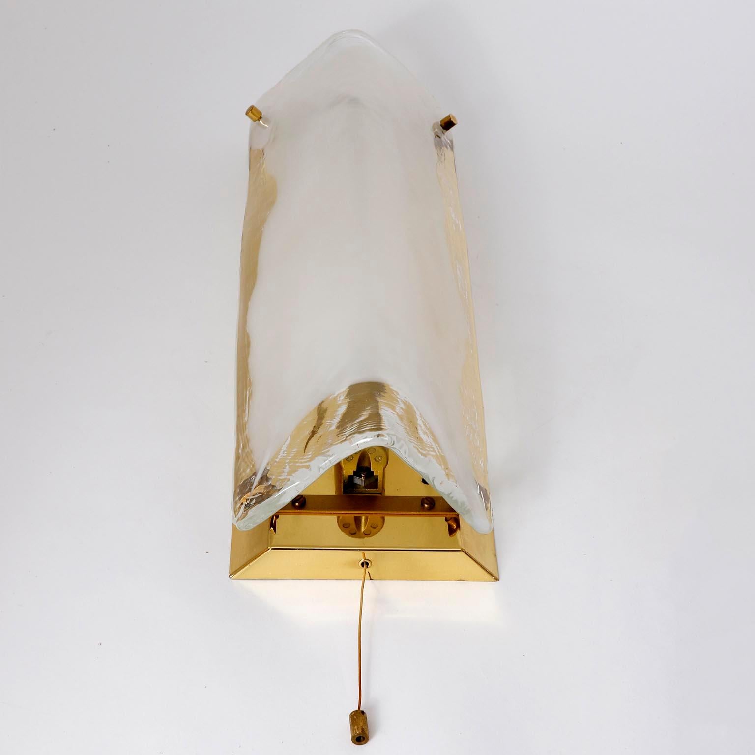 Pair of Wall Lights Sconces by J.T. Kalmar, Brass Clear Milk Murano Glass, 1970s In Good Condition For Sale In Hausmannstätten, AT