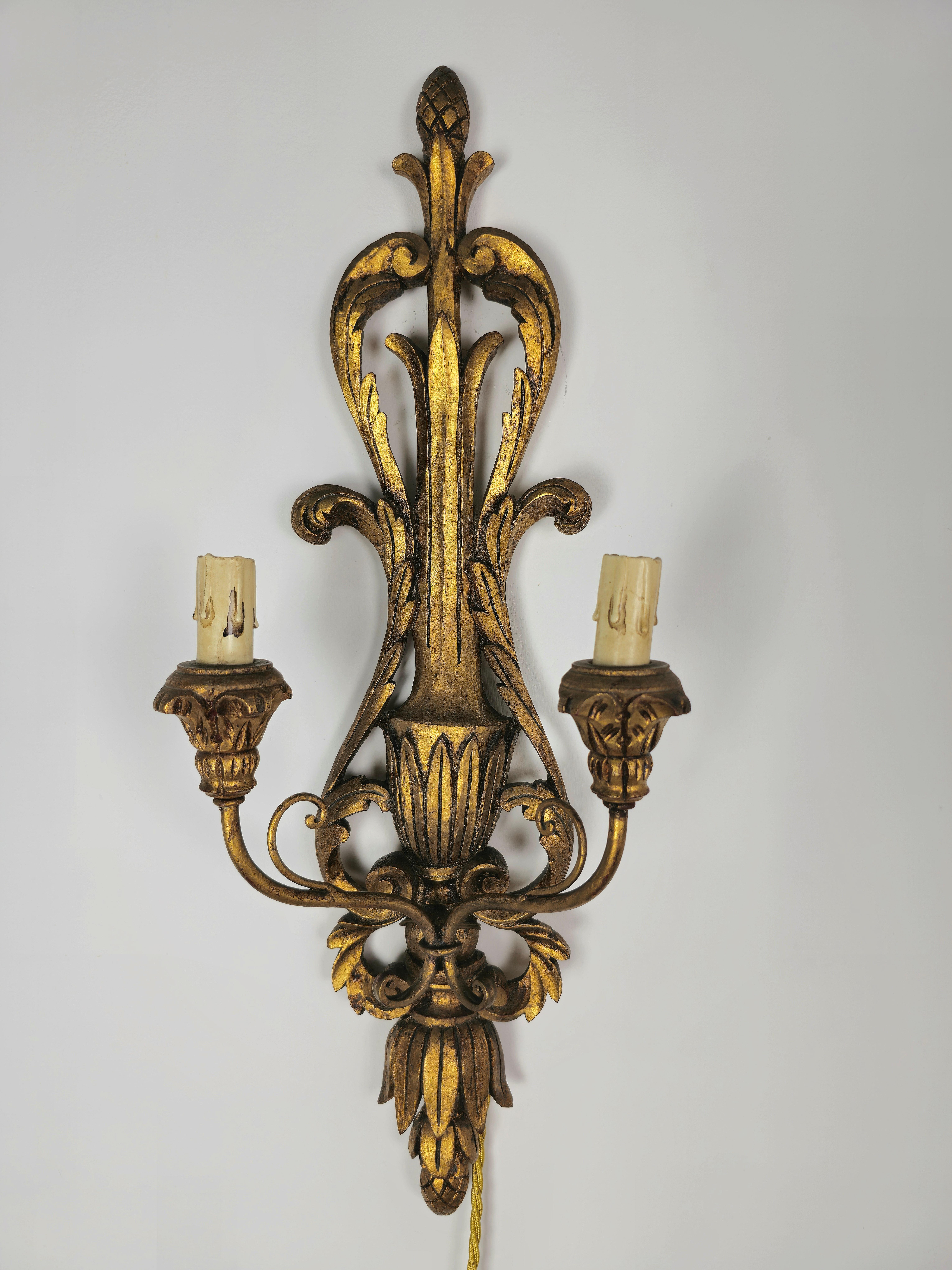 Pair of Wall Lights Sconces Wood Carved Silk Midcentury Italian Design 1950s  For Sale 11
