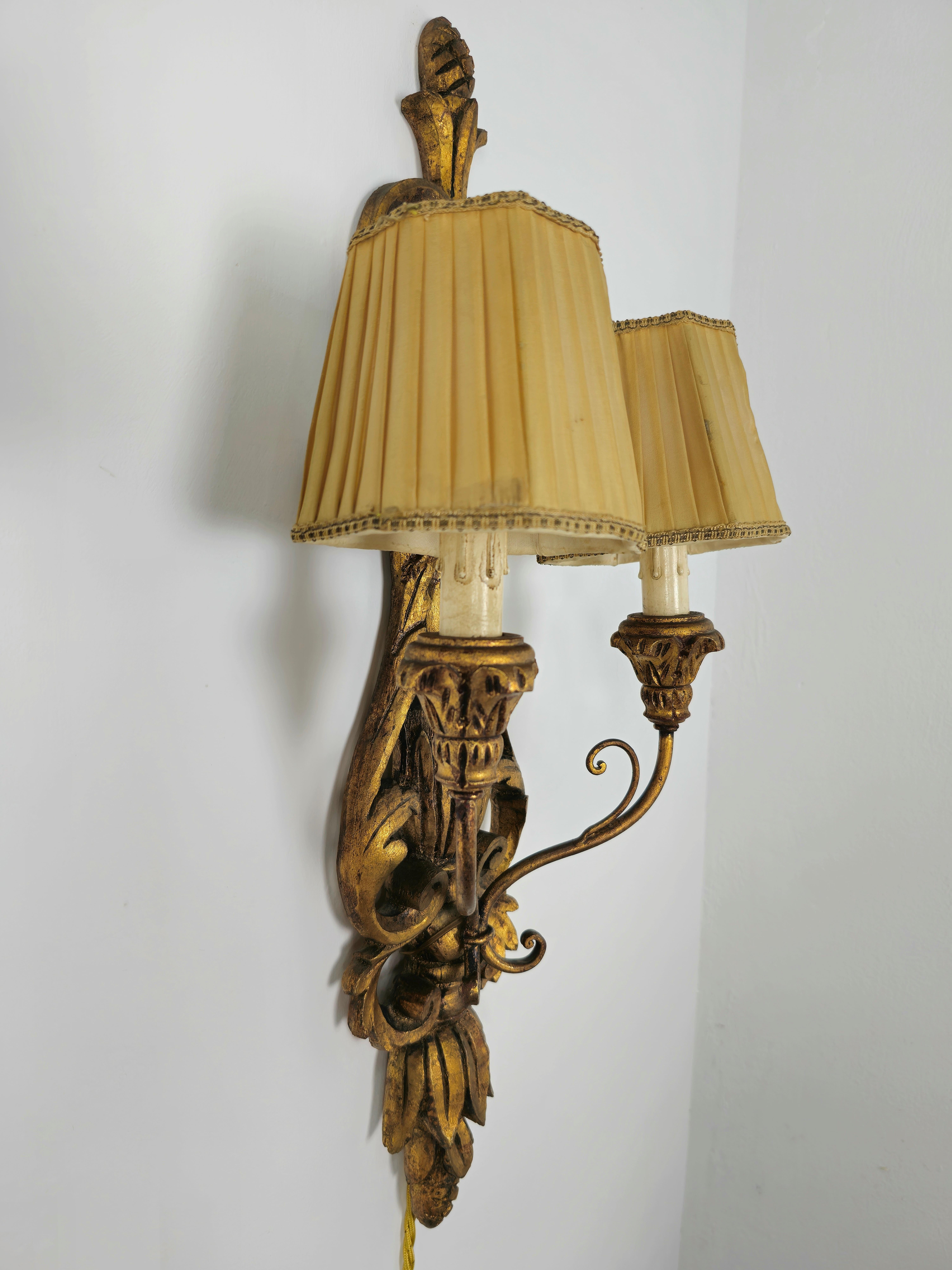 Pair of Wall Lights Sconces Wood Carved Silk Midcentury Italian Design 1950s  For Sale 3