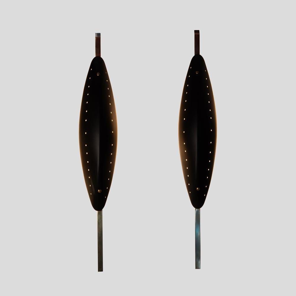 Pair of Wall Lights Shield Shaped Steel Brass Black Enamel 1980s Italian Design For Sale 2
