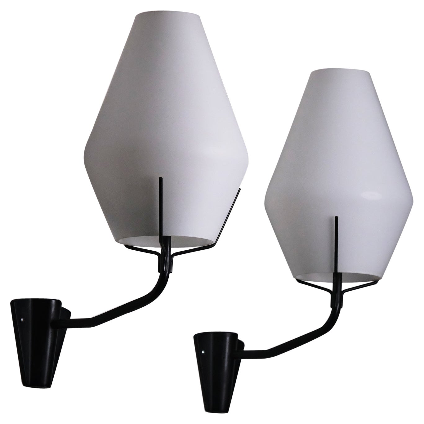 Pair of wall lights, unknown designer for ASEA, Sweden, 1950s in vendita