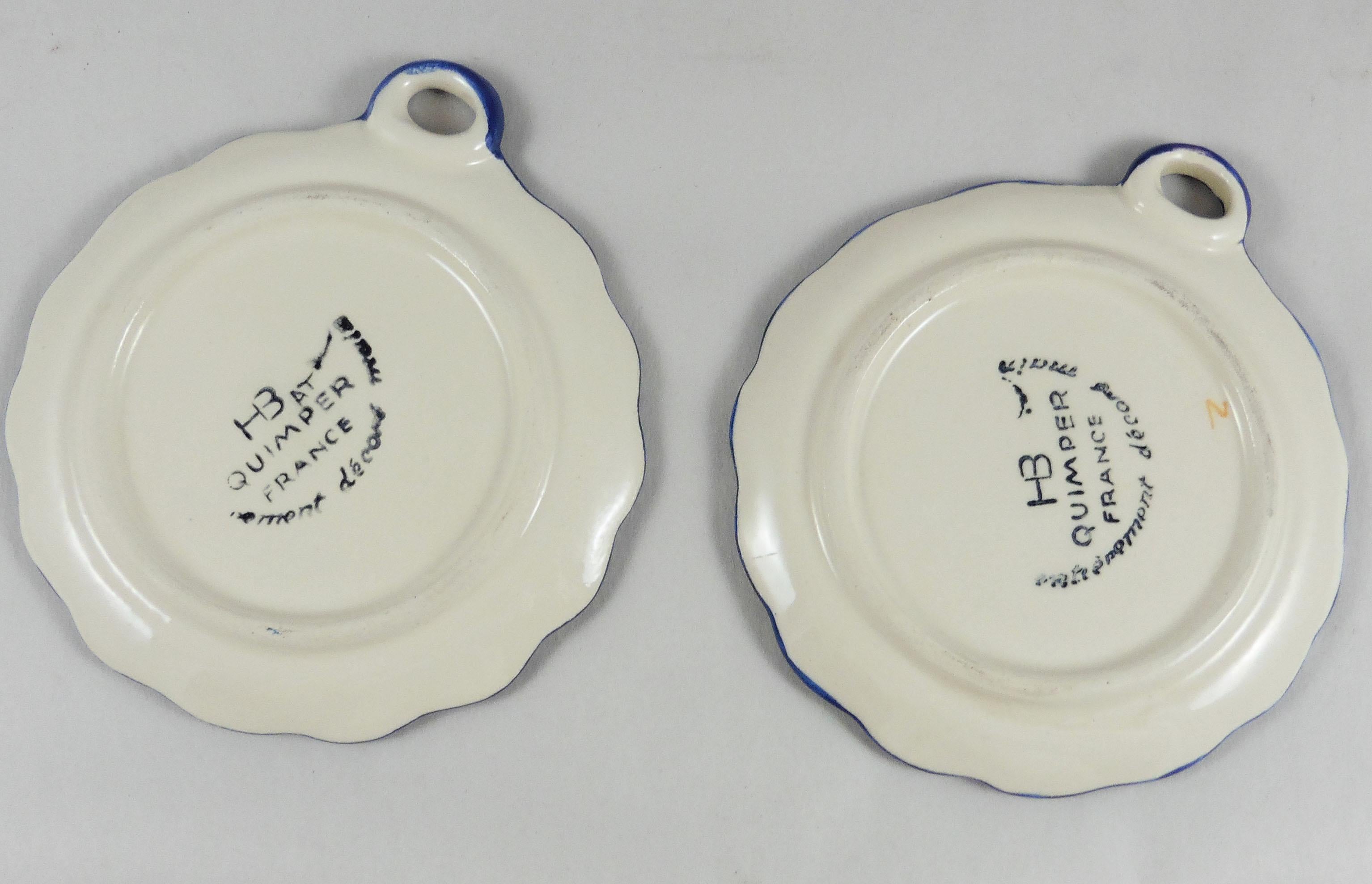 French Pair of Wall Medallions HB Quimper, circa 1950 For Sale