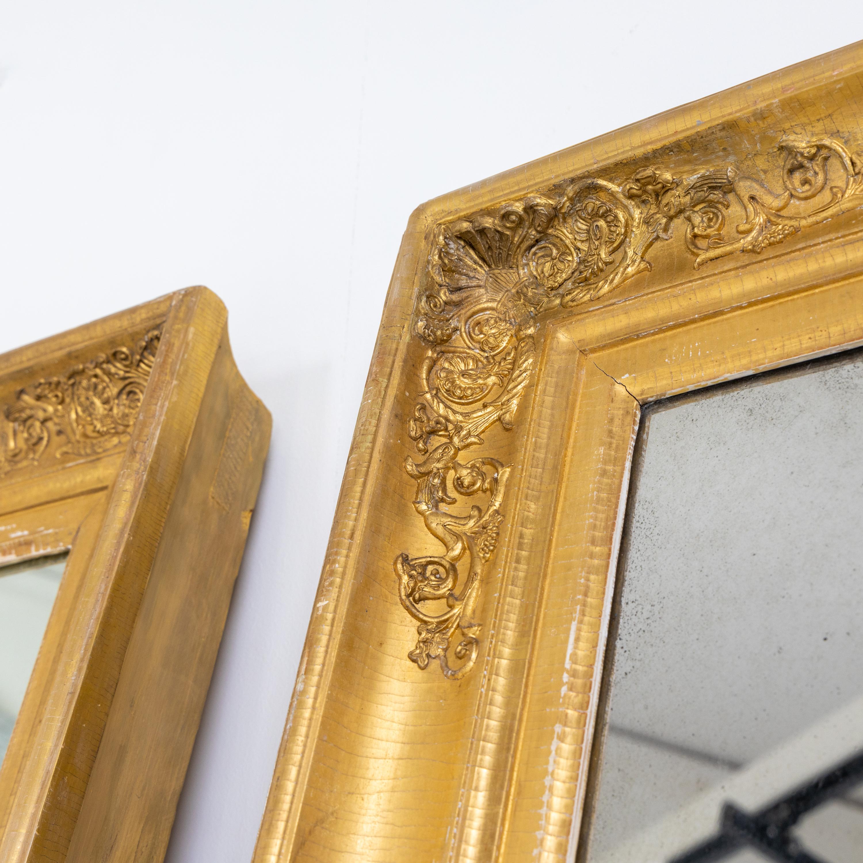 Bois doré Paire de miroirs muraux, début du 19e siècle en vente