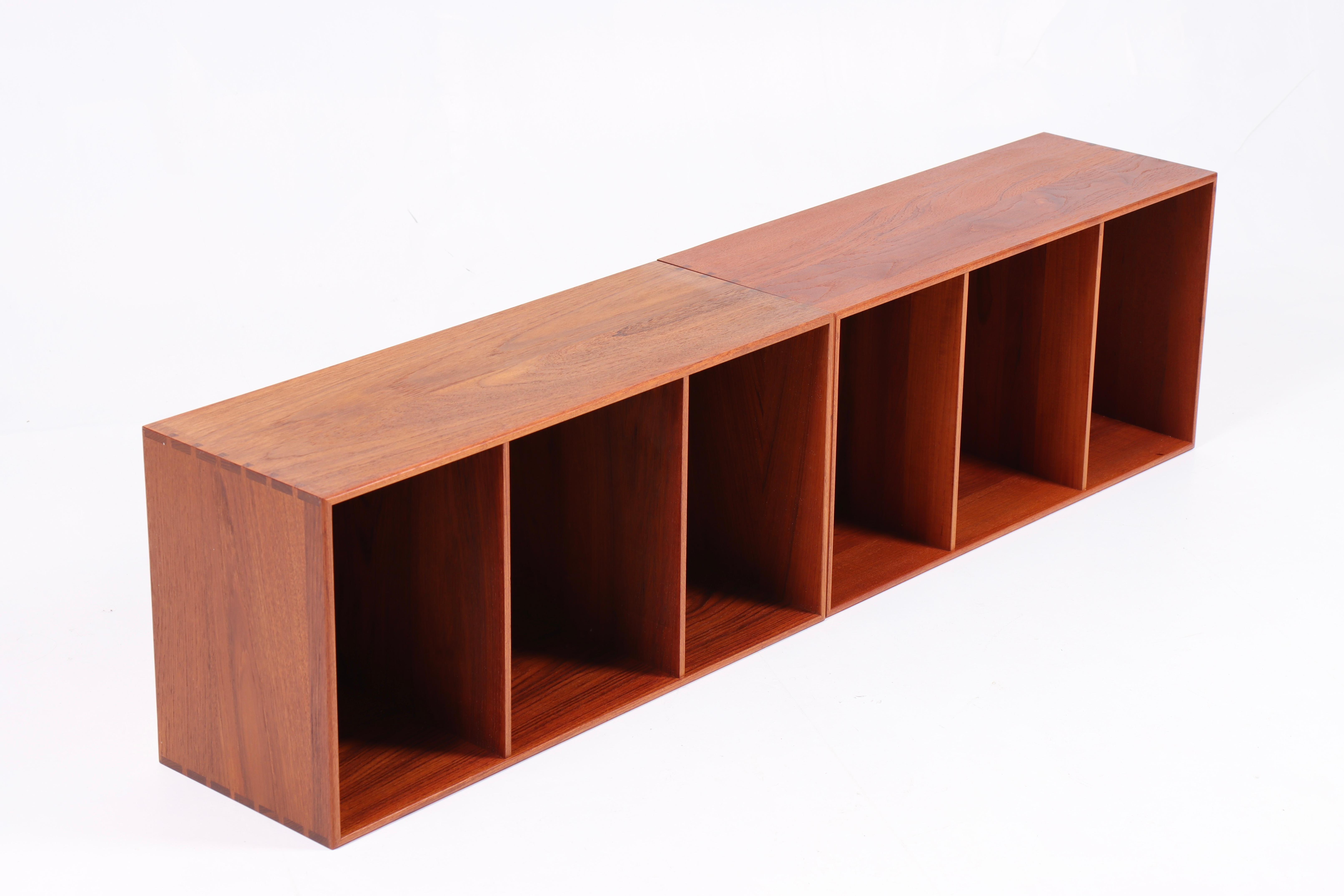 Pair of Wall-Mounted Bookcases in Solid Teak by Mogensen Koch In Good Condition For Sale In Lejre, DK