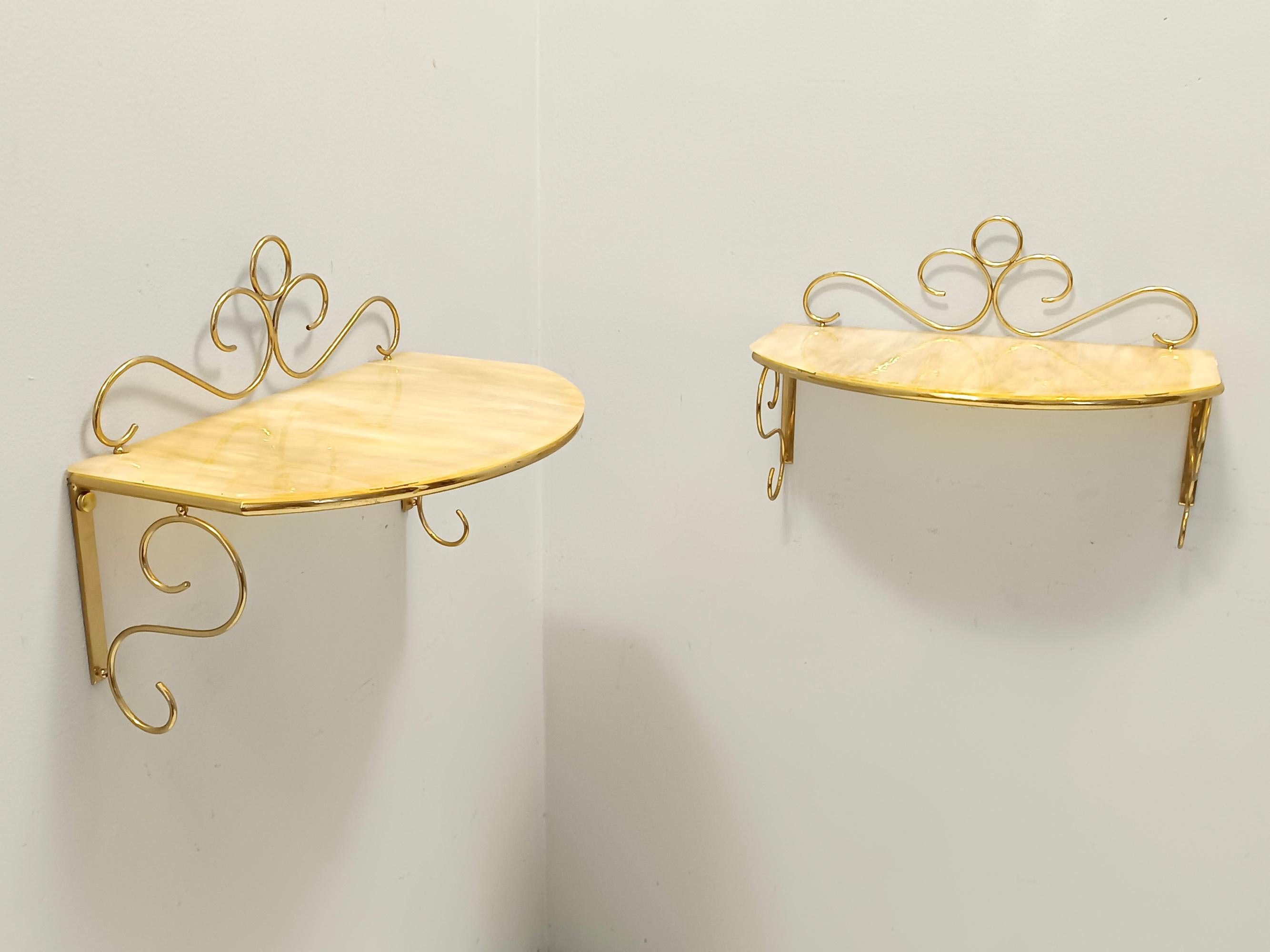 Pareja de Consolas / Mesillas de Noche de Latón y Cristal de Murano, Italia Posmoderno en venta