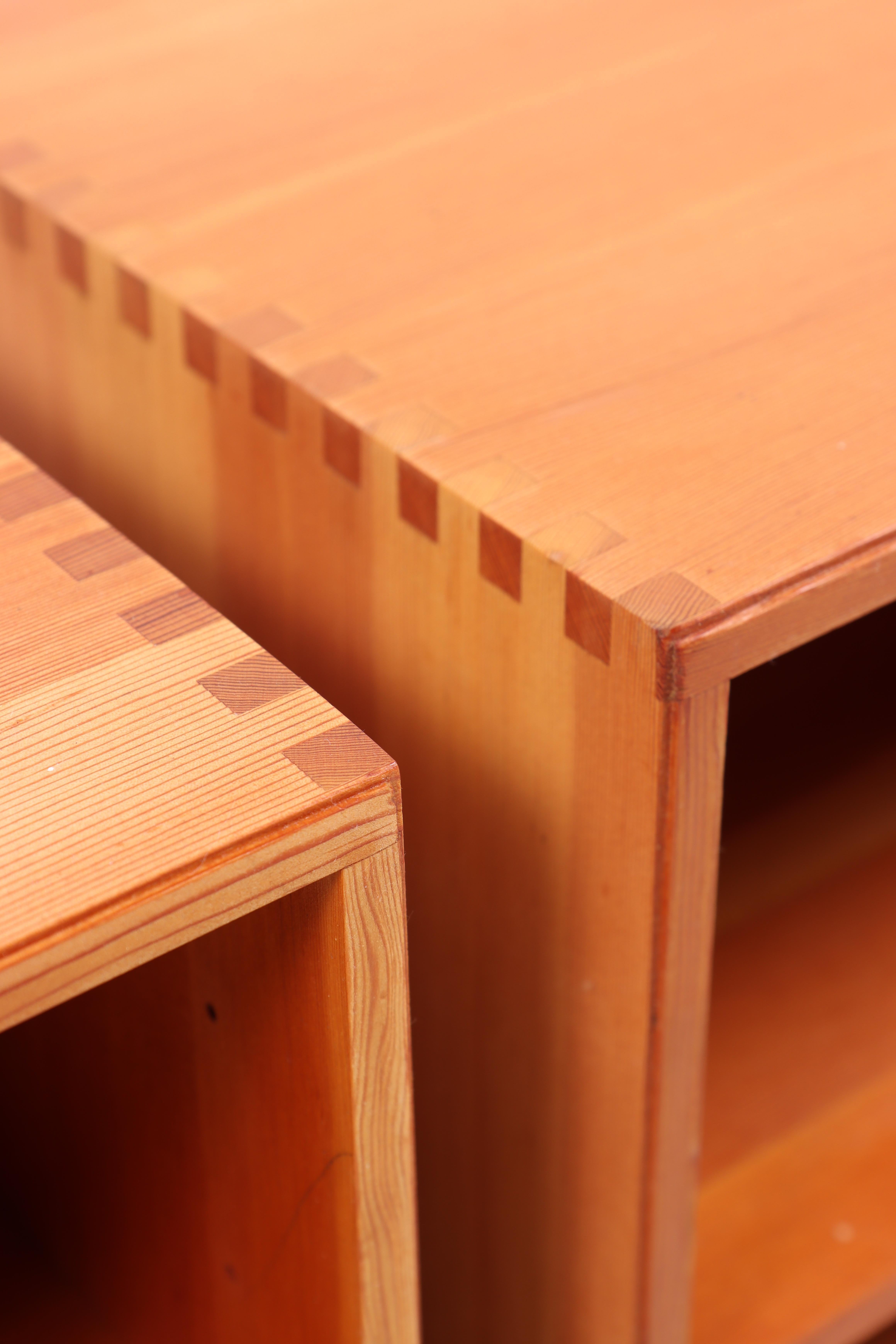 Scandinavian Modern Pair of Wall-Mounted Nightstands in Solid Pine, 1970s For Sale