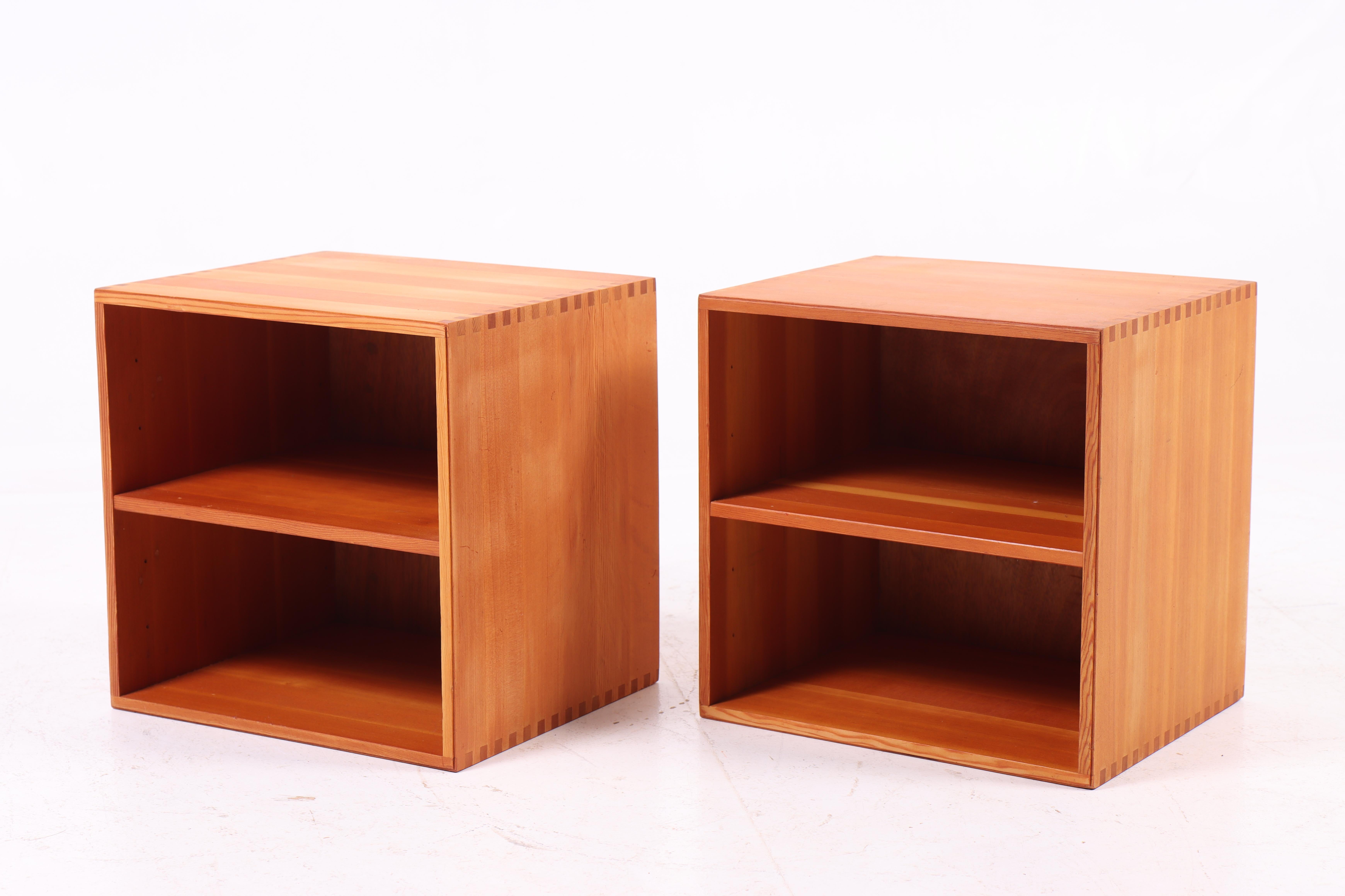 Pair of Wall-Mounted Nightstands in Solid Pine, 1970s In Good Condition For Sale In Lejre, DK