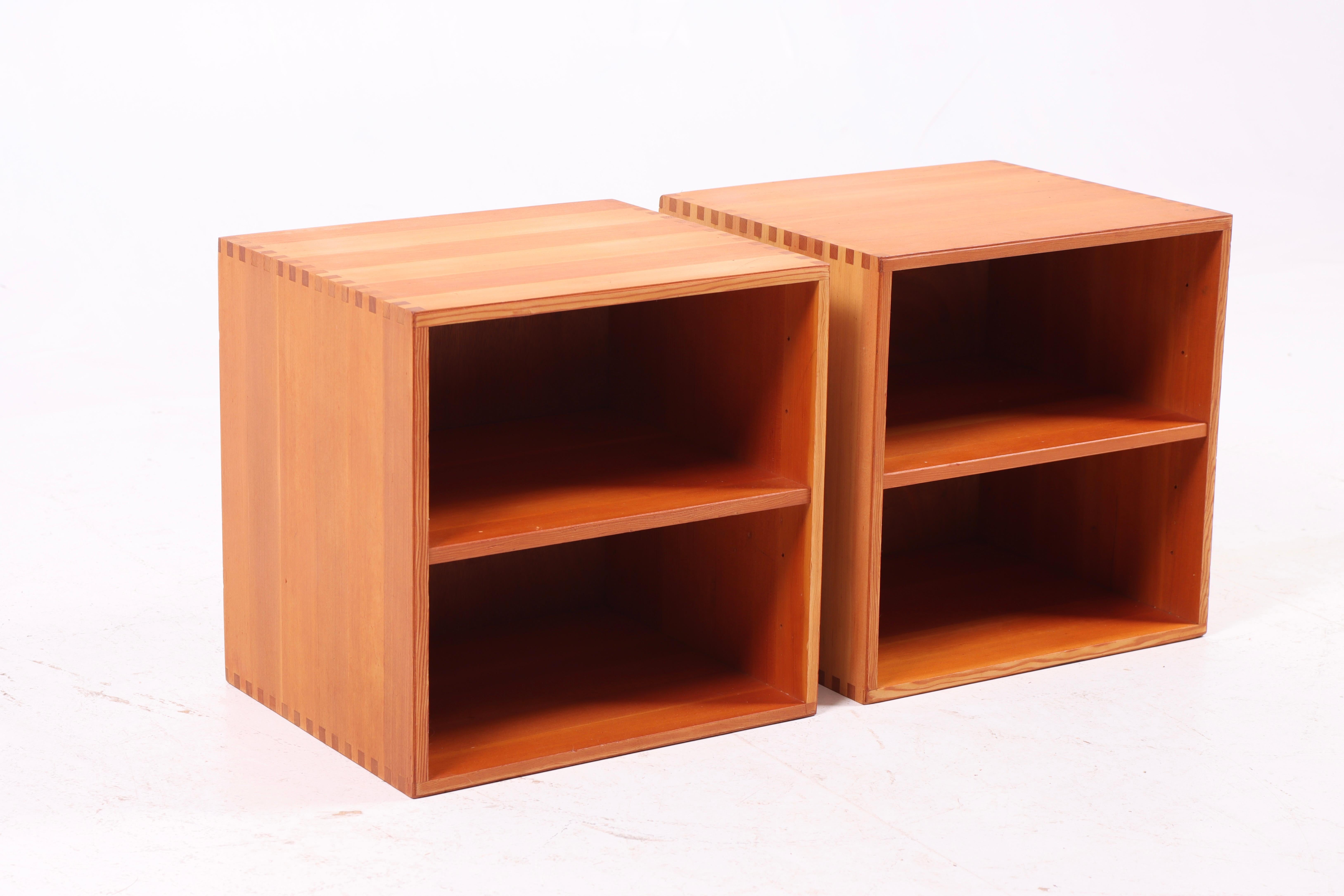 Late 20th Century Pair of Wall-Mounted Nightstands in Solid Pine, 1970s For Sale