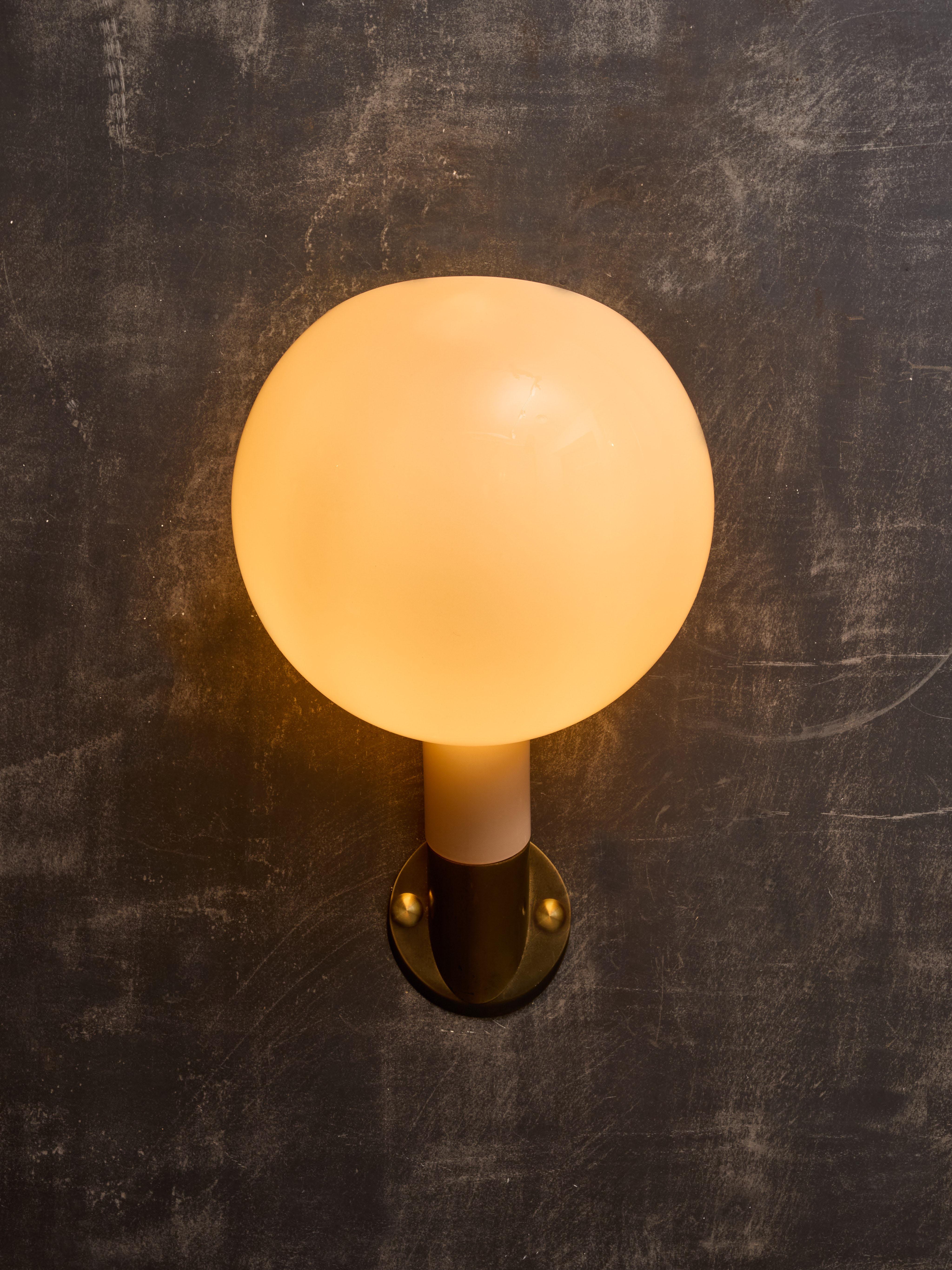 Mid-Century Modern Pair of Wall Sconces 2689 by Piero Castiglioni for Gae Aulenti Fontana Arte