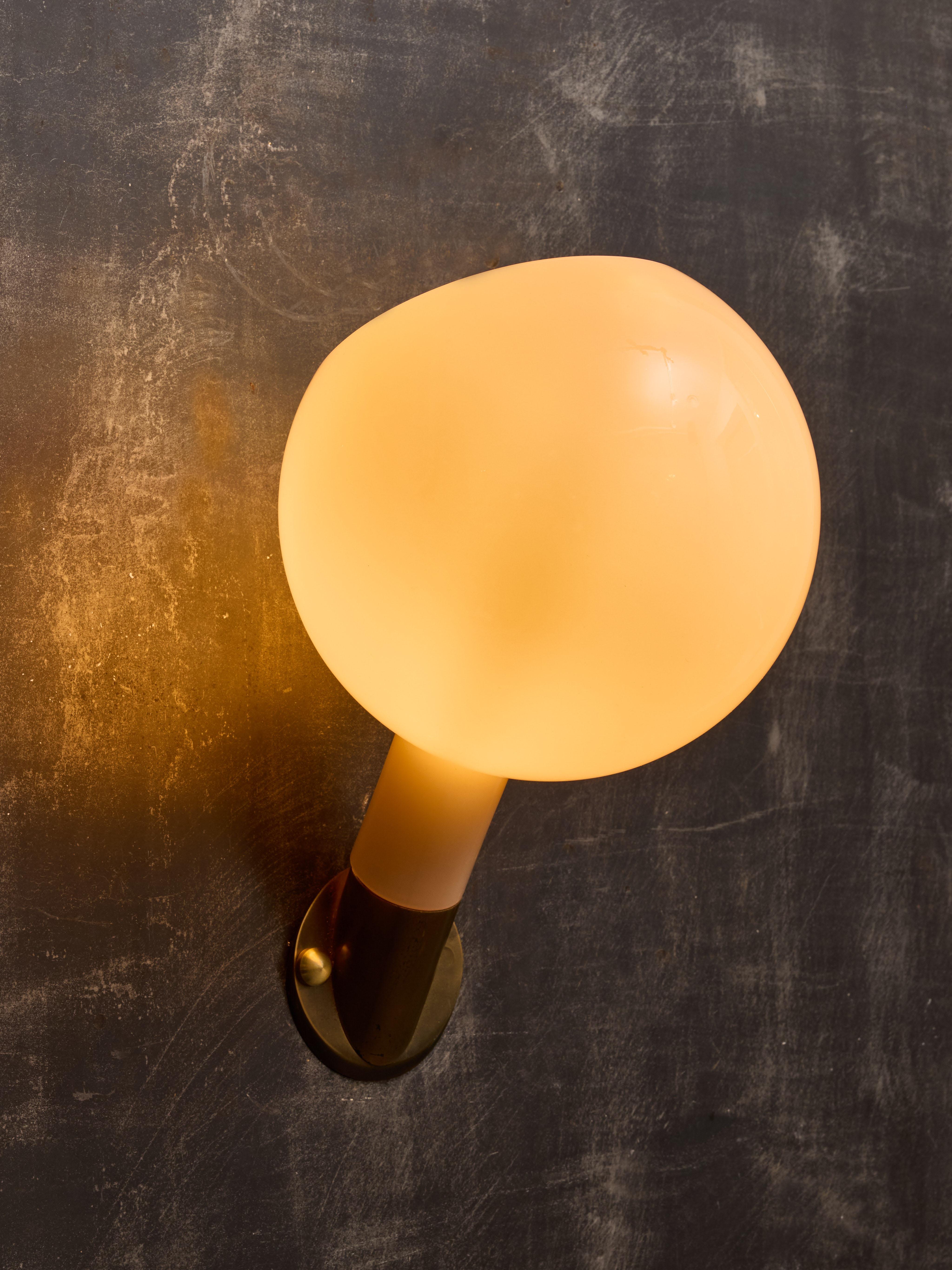 Pair of Wall Sconces 2689 by Piero Castiglioni for Gae Aulenti Fontana Arte In Good Condition In Saint-Ouen, IDF