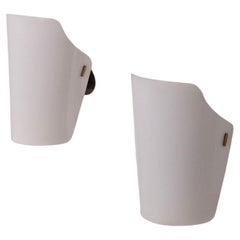 Paire d'appliques murales en plexiglas blanc de Gino Sarfatti pour ArteLuce