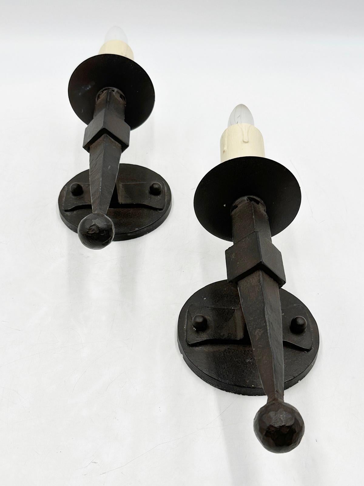 Mid-Century Modern Pair of Wall Sconces by Paul Ferrante, USA 2009 For Sale