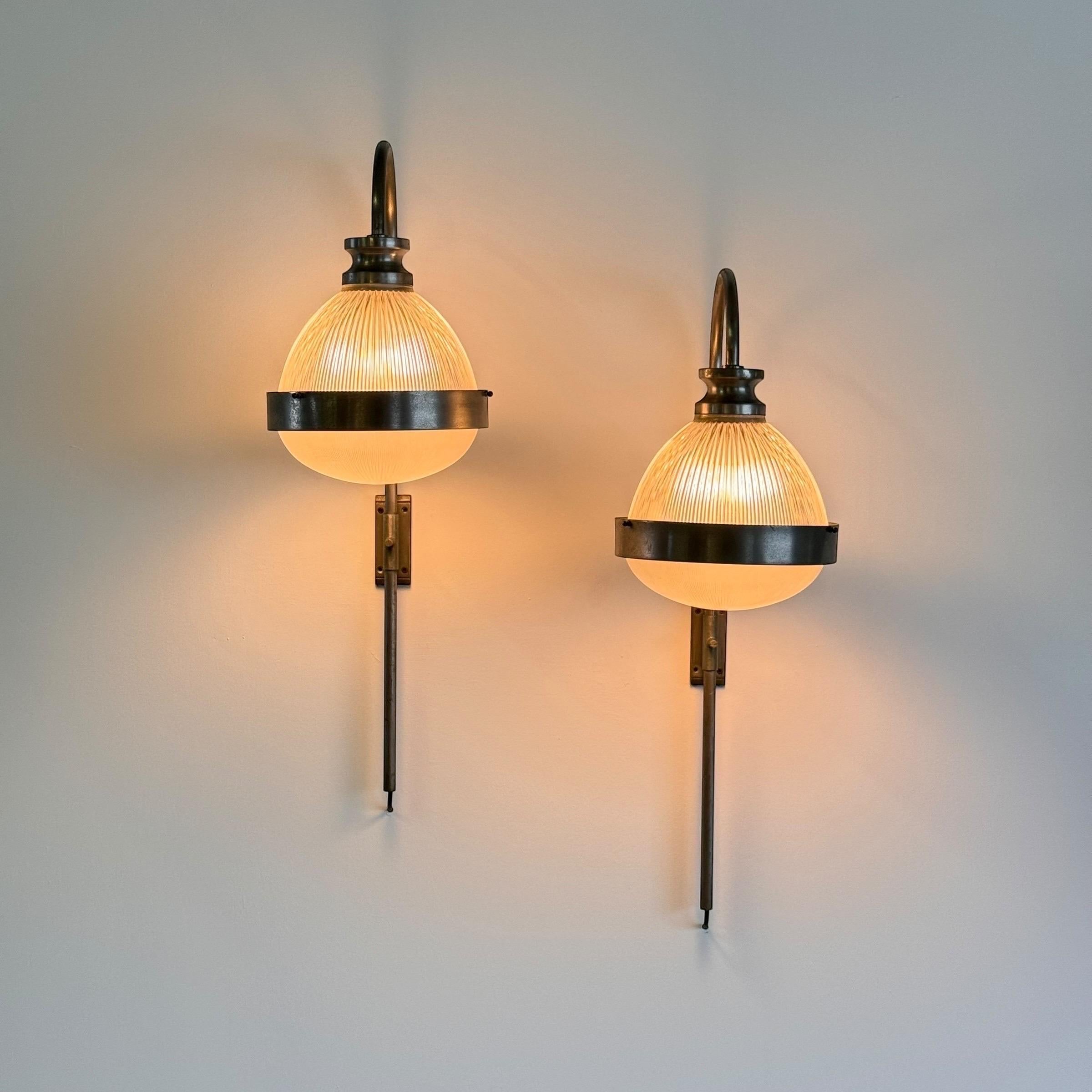 Pareja de apliques de Sergio Mazza para Artemide, Milán, años 60 mediados del siglo XX en venta