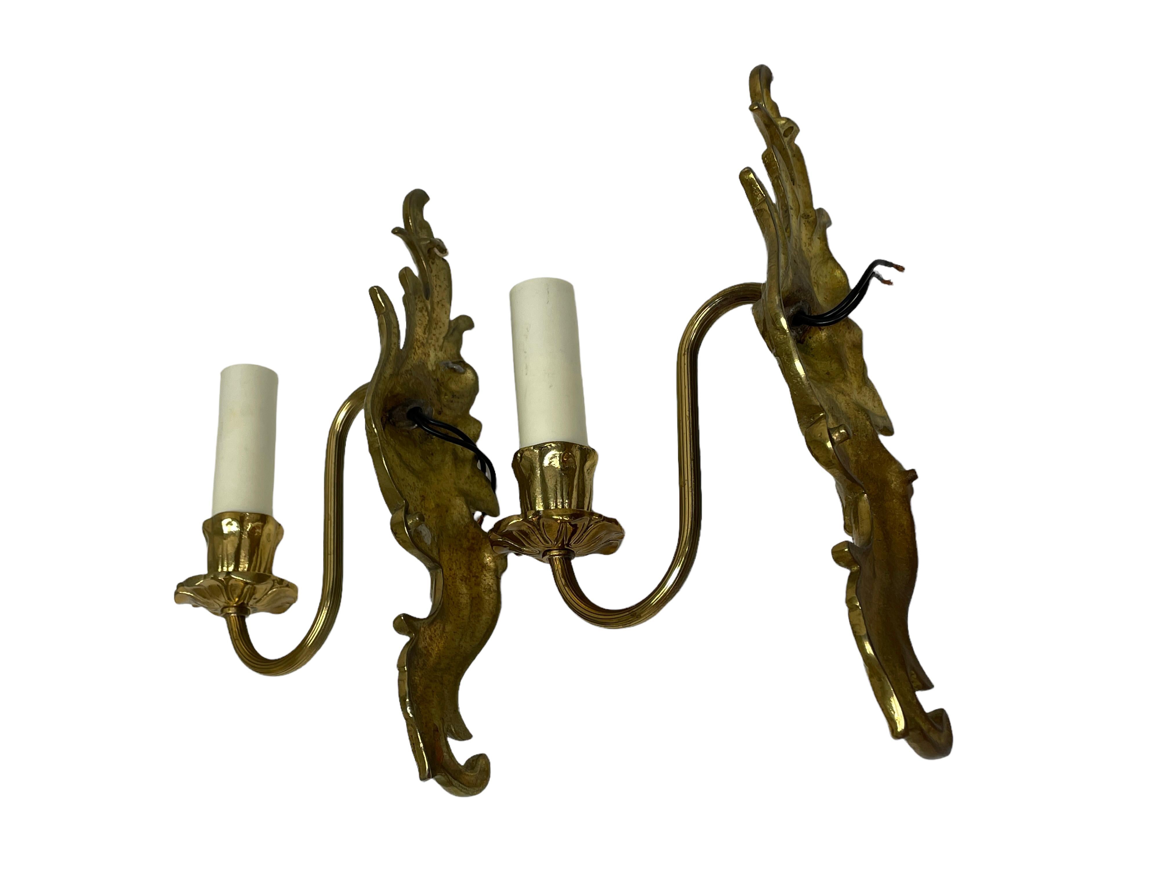 Mid-20th Century Pair of Wall Sconces in Bronze with Flower Leaf Motif, Sweden, 1960s For Sale