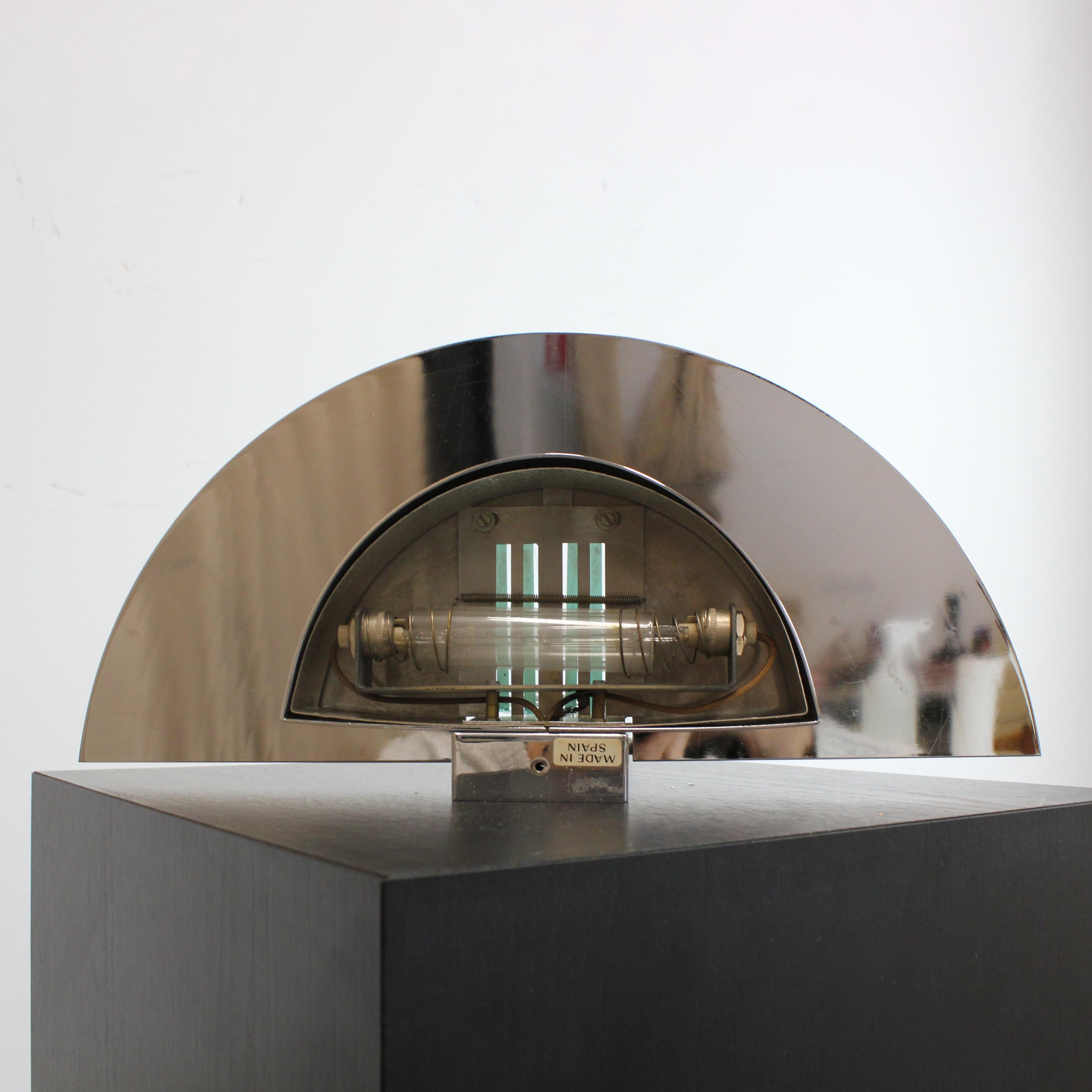 Pareja de apliques de pared de acero cromado y cristal - en venta 4