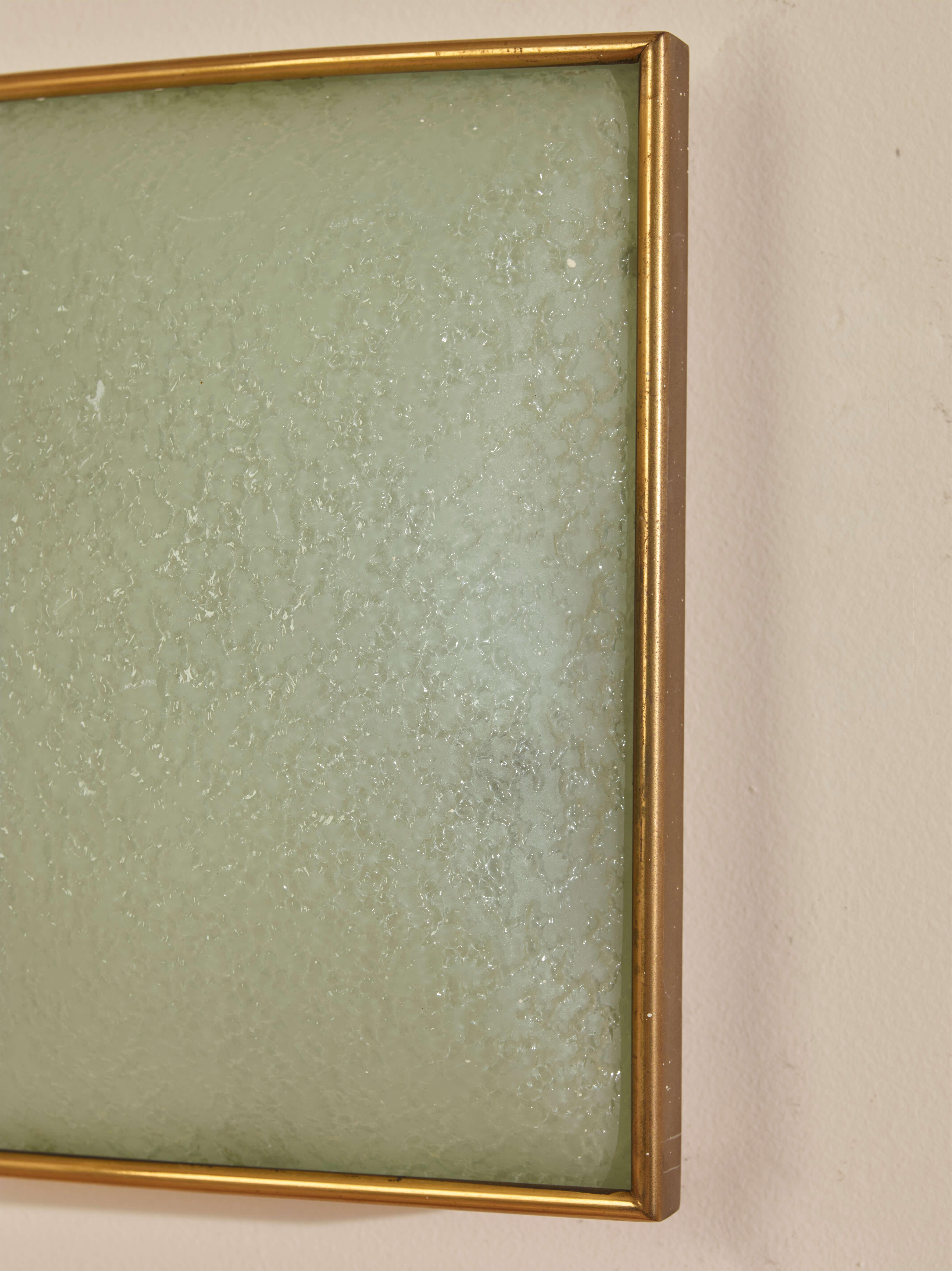 Pair of wall sconces in painted metal, brass, and frosted glass, Italy, 1950s In Good Condition In Chiavari, Liguria