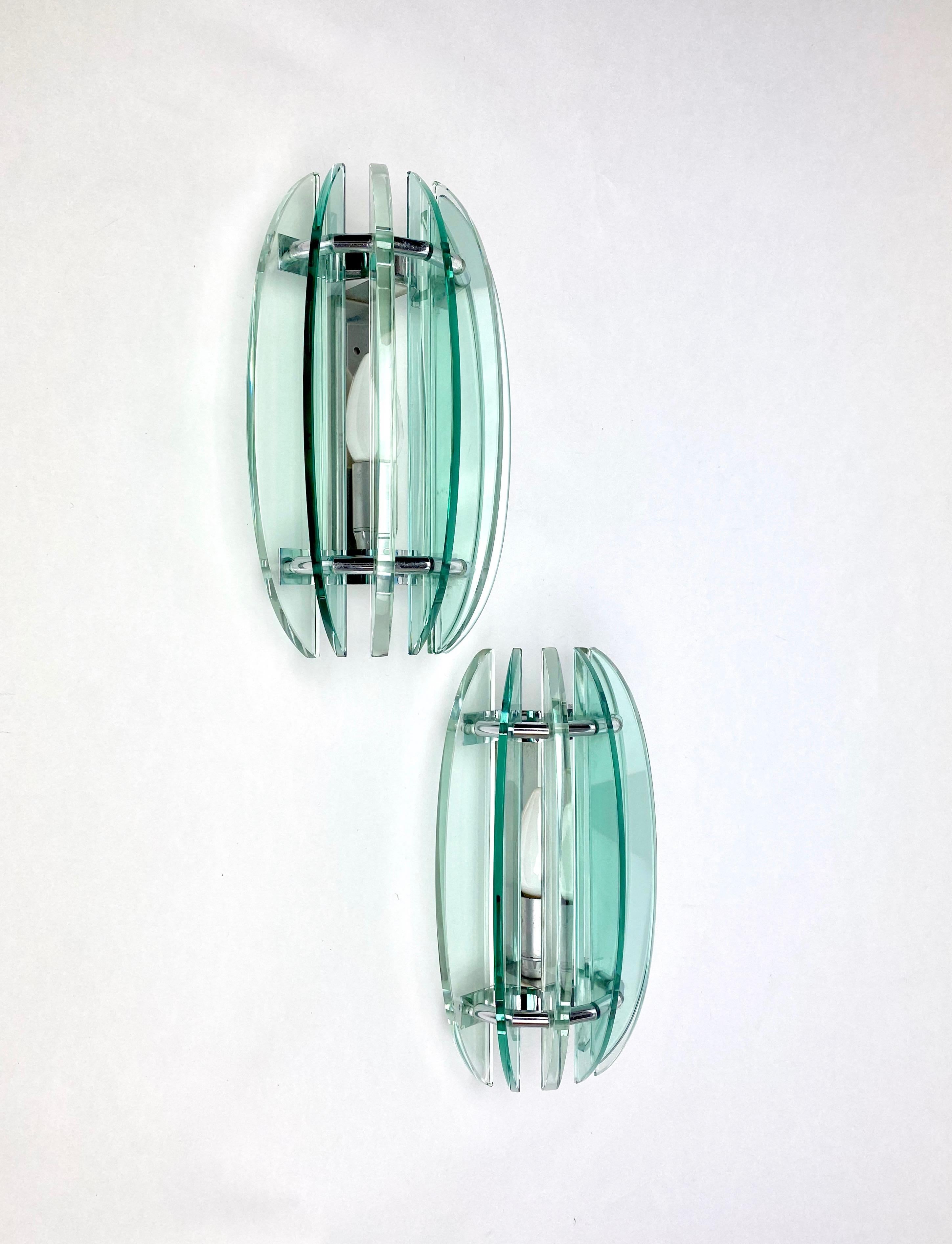 Pair of Wall Sconces Lamp in green Glass and Chrome by Veca, Italy, 1970s In Good Condition In Rome, IT