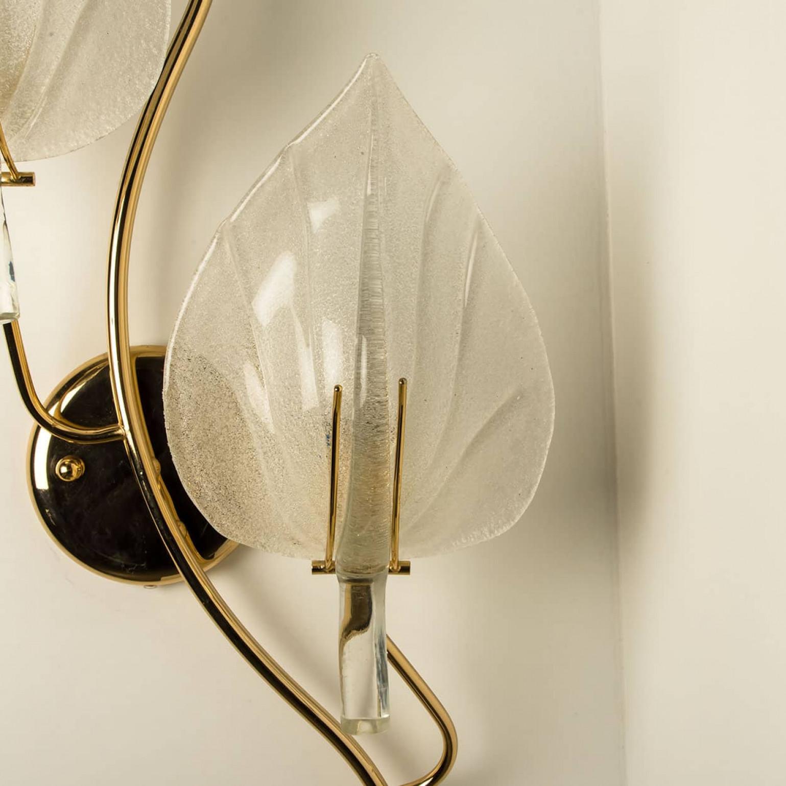 Pair of Wall Sconces Murano Glass and Brass Leaves, Italy 1960s For Sale 4