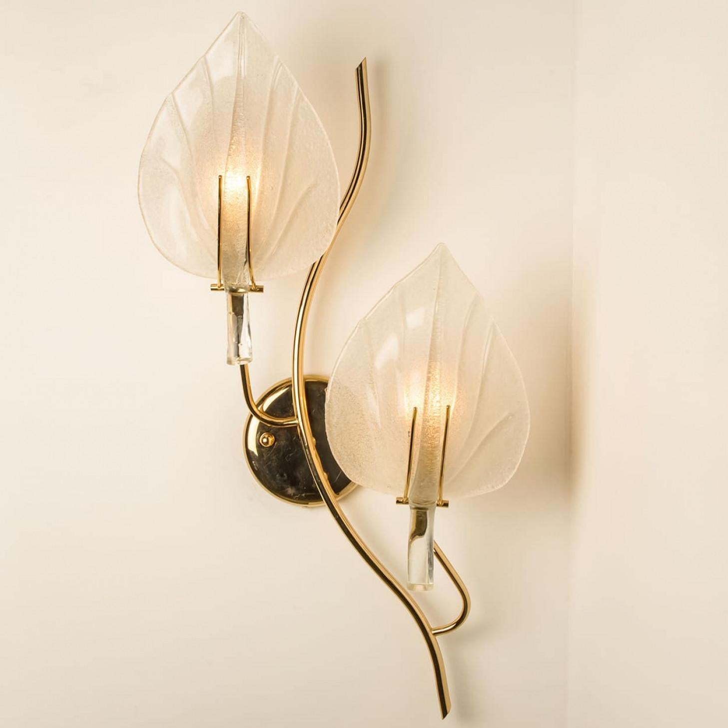 Pair of Wall Sconces Murano Glass and Brass Leaves, Italy 1960s For Sale 1