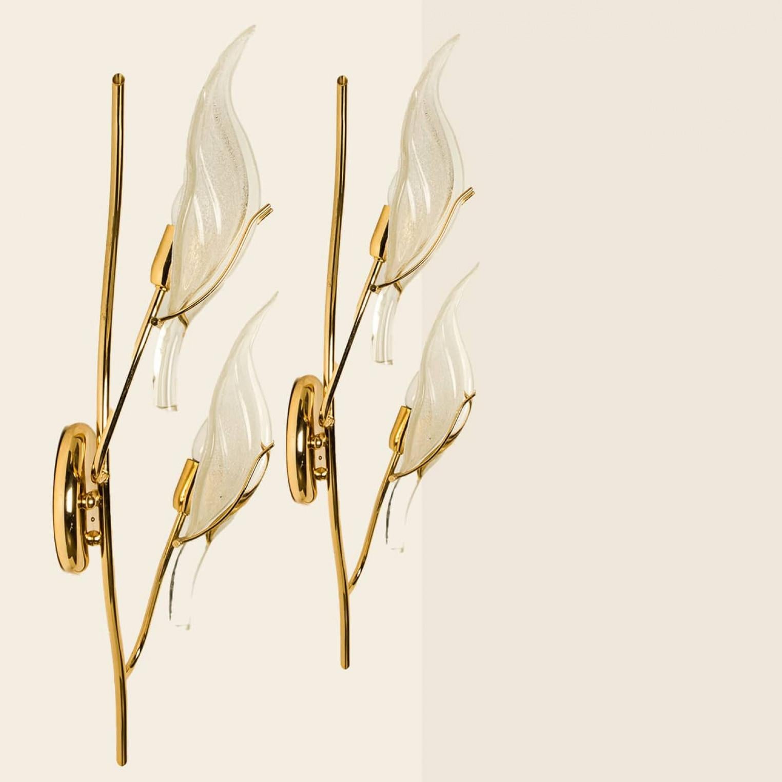 Pair of Wall Sconces Murano Glass and Brass Leaves, Italy 1960s For Sale 2