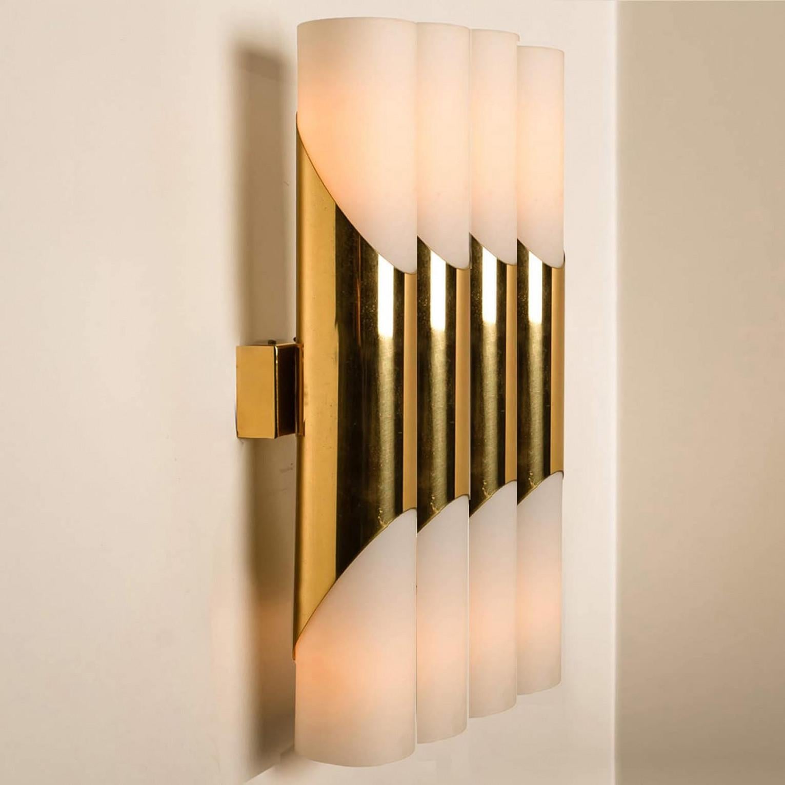 Pareja de Apliques o Lámparas de Pared Estilo RAAK, 1970 Moderno de mediados de siglo en venta