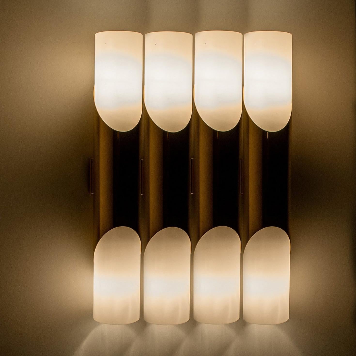 Pair of Wall Sconces or Wall Lights in the Style of RAAK, 1970 In Good Condition For Sale In Rijssen, NL