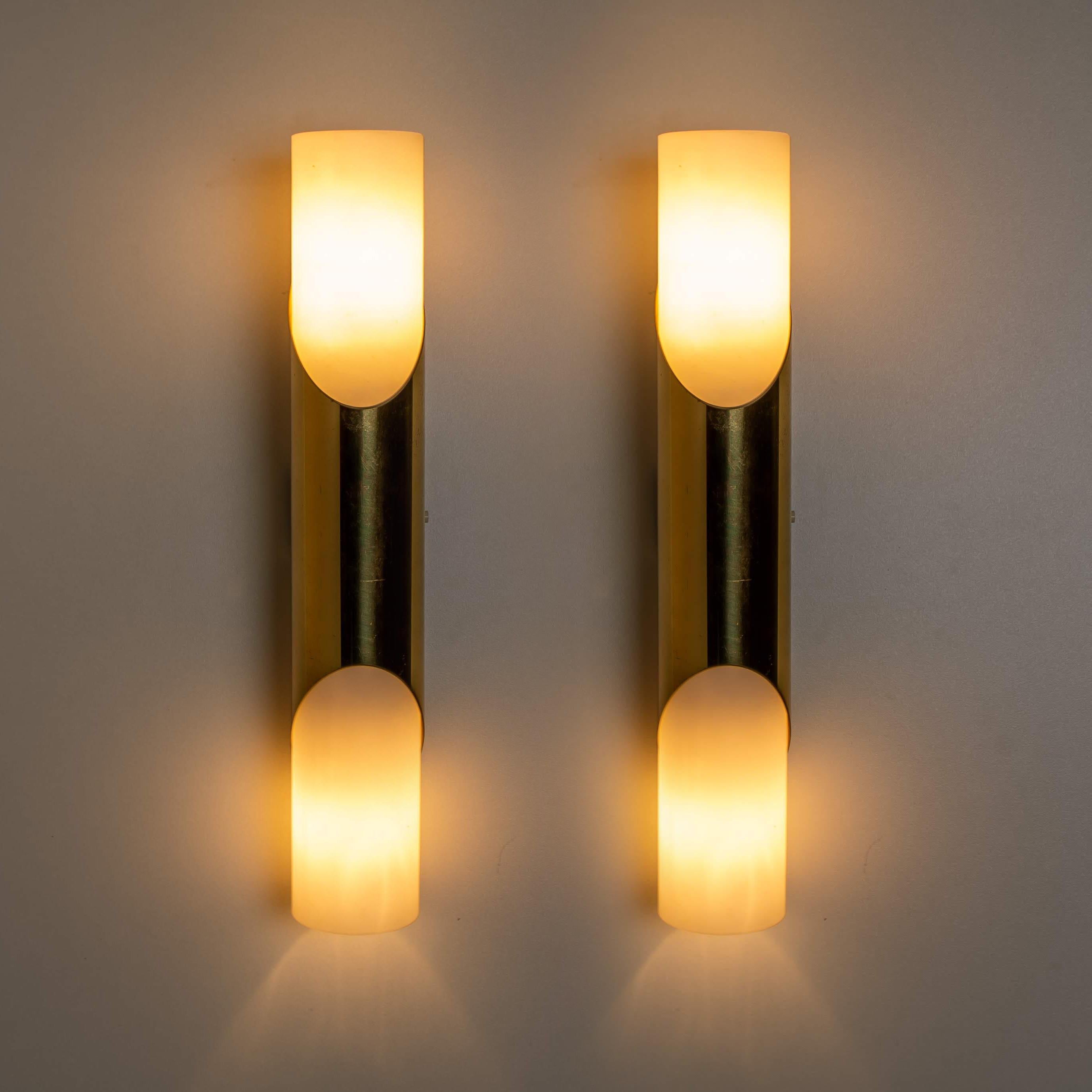Mid-Century Modern Pair of Wall Sconces or Wall Lights in the Style of RAAK Amsterdam, 1970