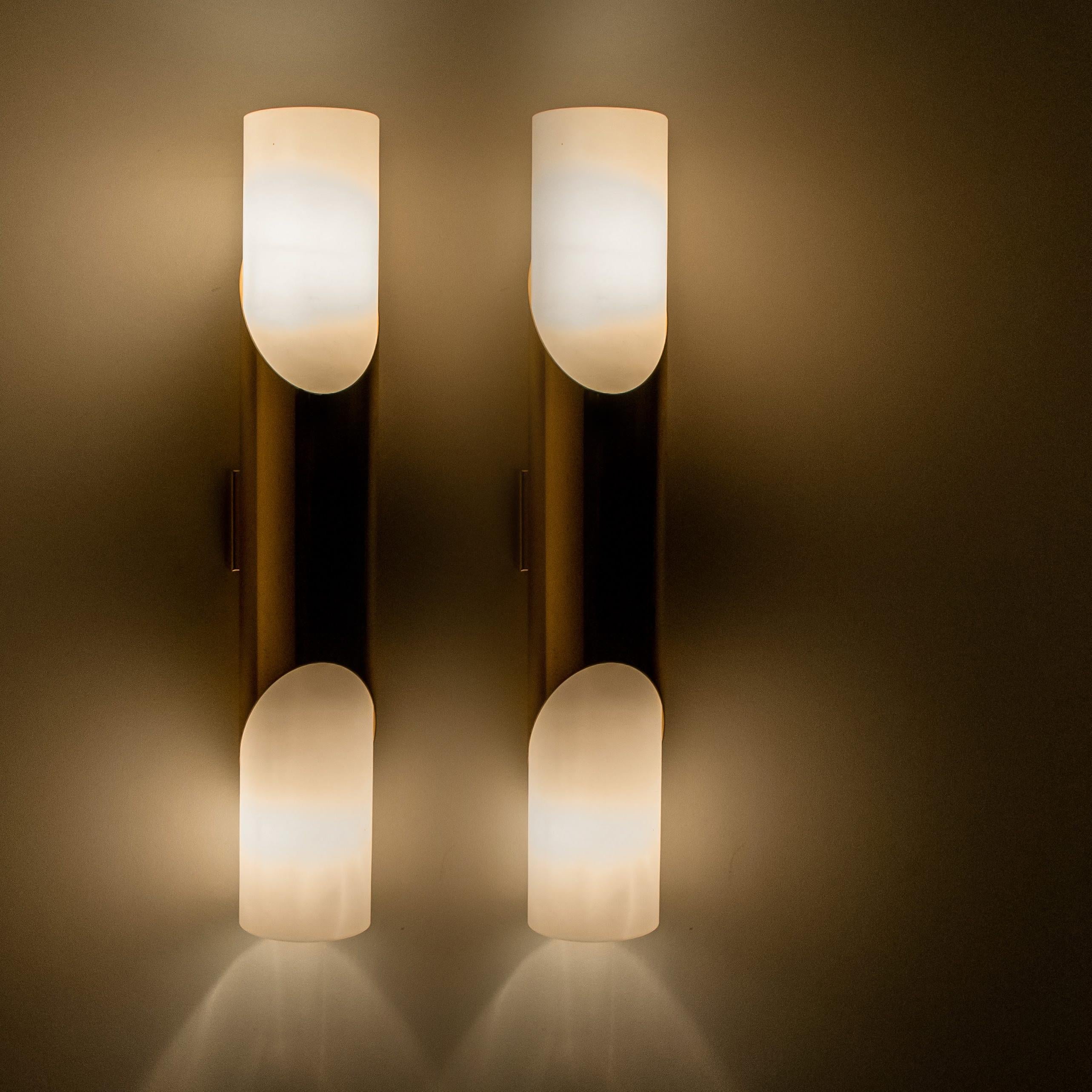 Late 20th Century Pair of Wall Sconces or Wall Lights in the Style of RAAK Amsterdam, 1970