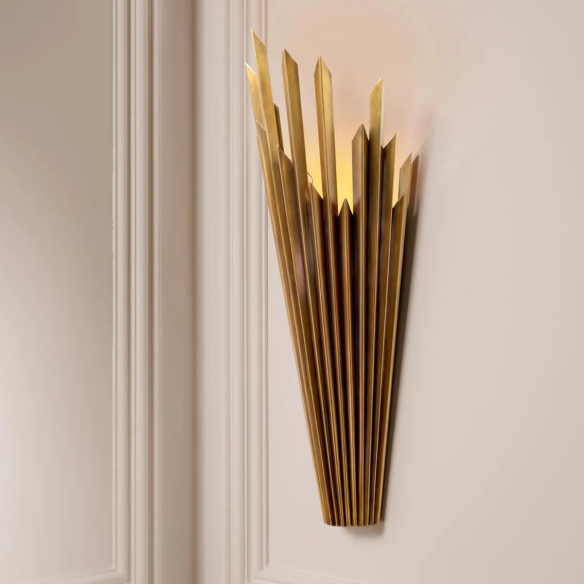 Moderne Paire d'appliques murales, finition laiton vintage. en vente